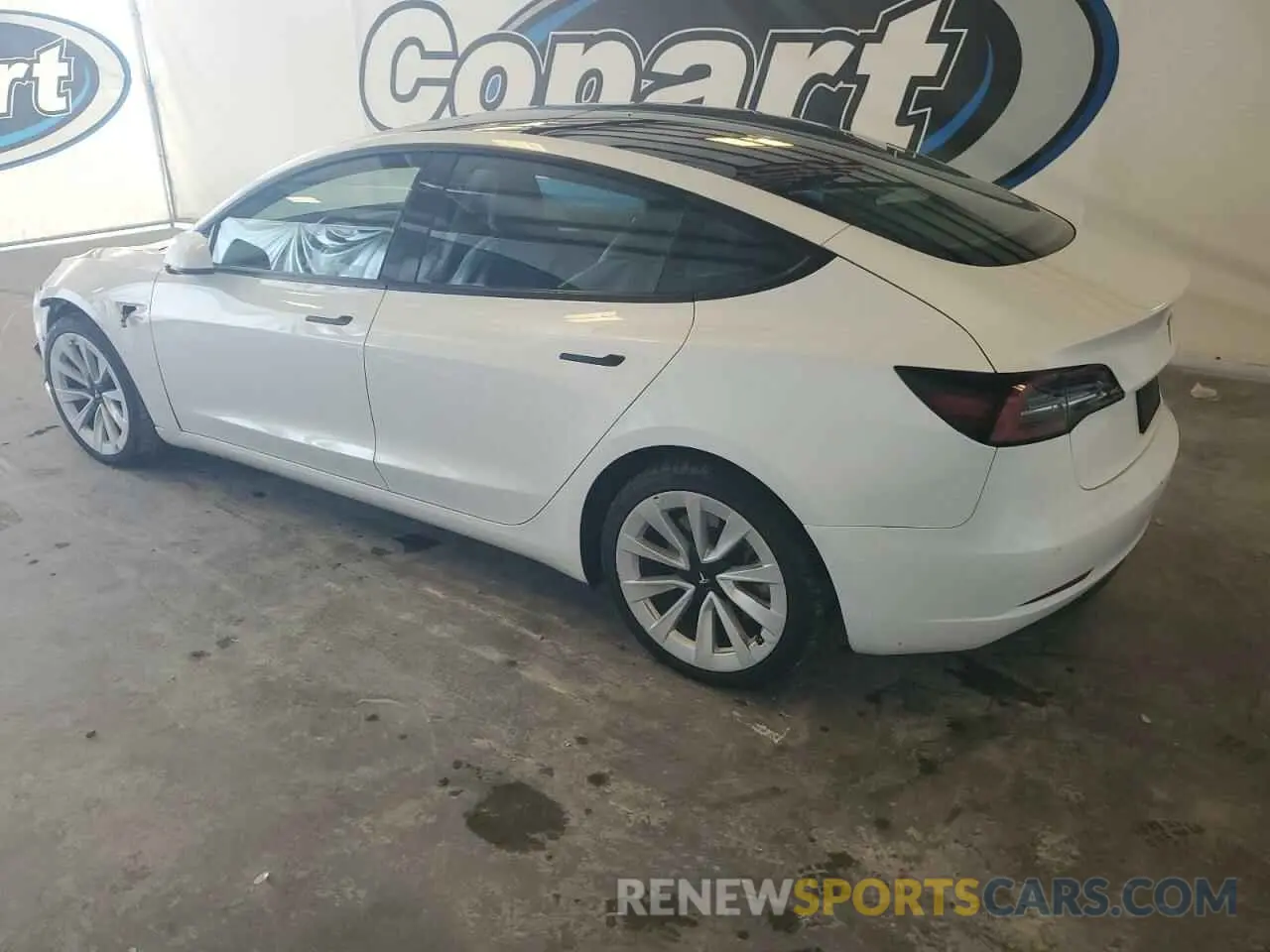 2 Photograph of a damaged car 5YJ3E1EA1NF370517 TESLA MODEL 3 2022