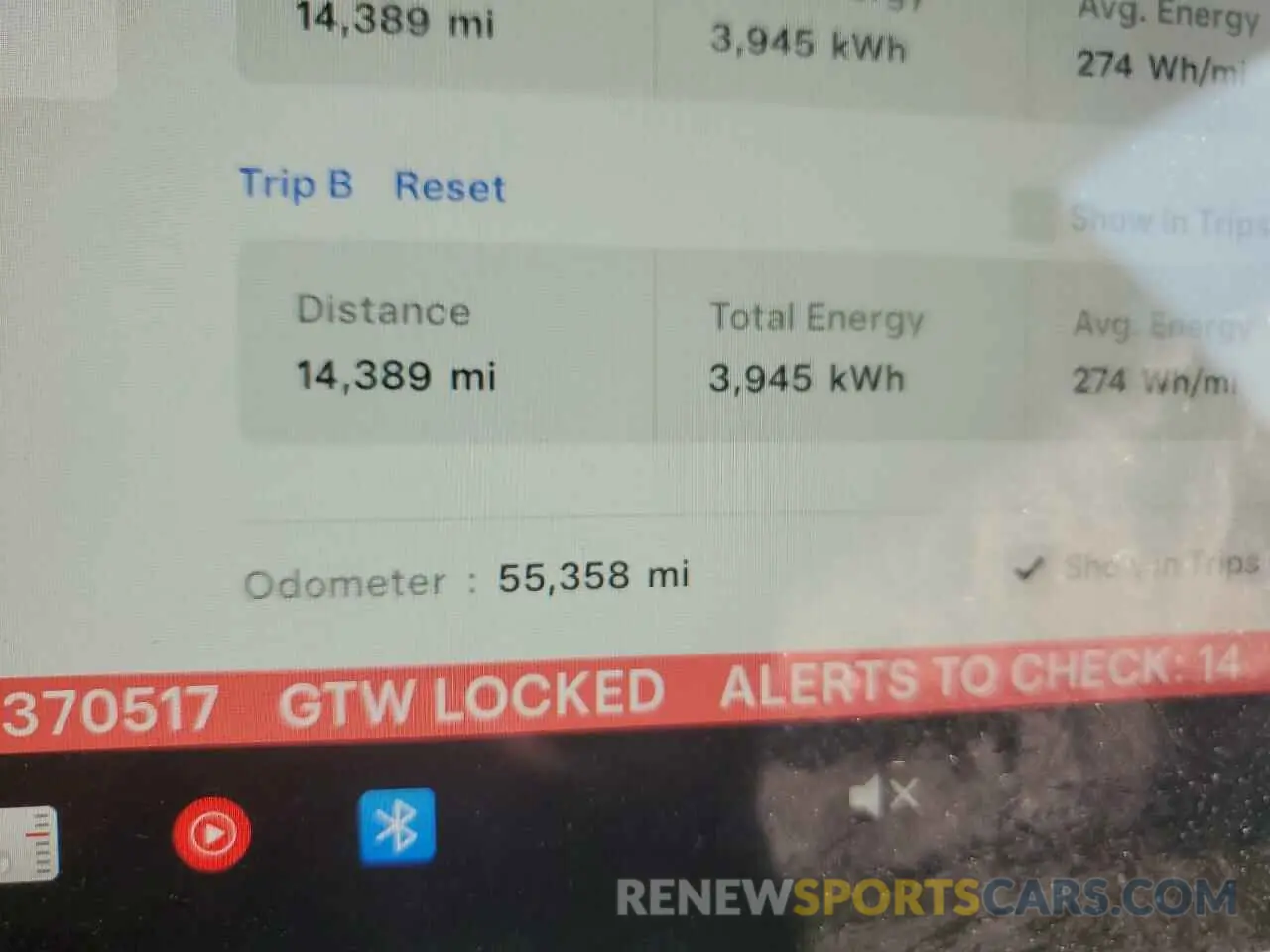 9 Photograph of a damaged car 5YJ3E1EA1NF370517 TESLA MODEL 3 2022