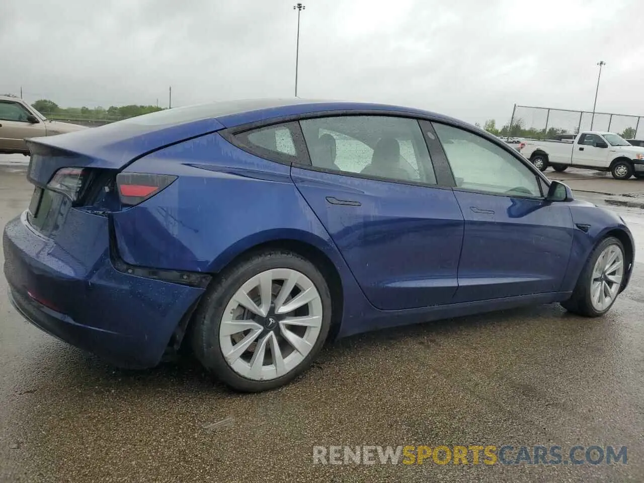 3 Photograph of a damaged car 5YJ3E1EA1NF371585 TESLA MODEL 3 2022