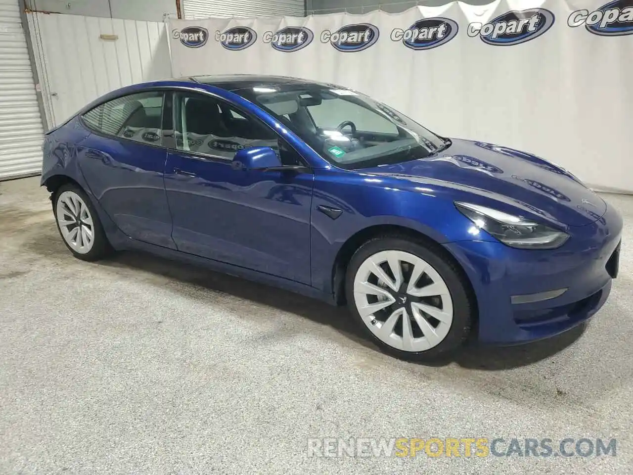 4 Photograph of a damaged car 5YJ3E1EA1NF372283 TESLA MODEL 3 2022