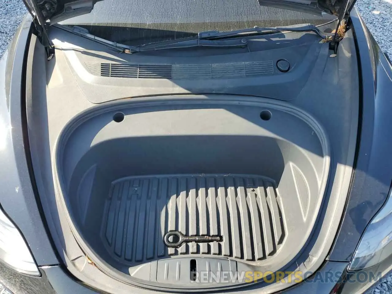 11 Photograph of a damaged car 5YJ3E1EA1NF374390 TESLA MODEL 3 2022