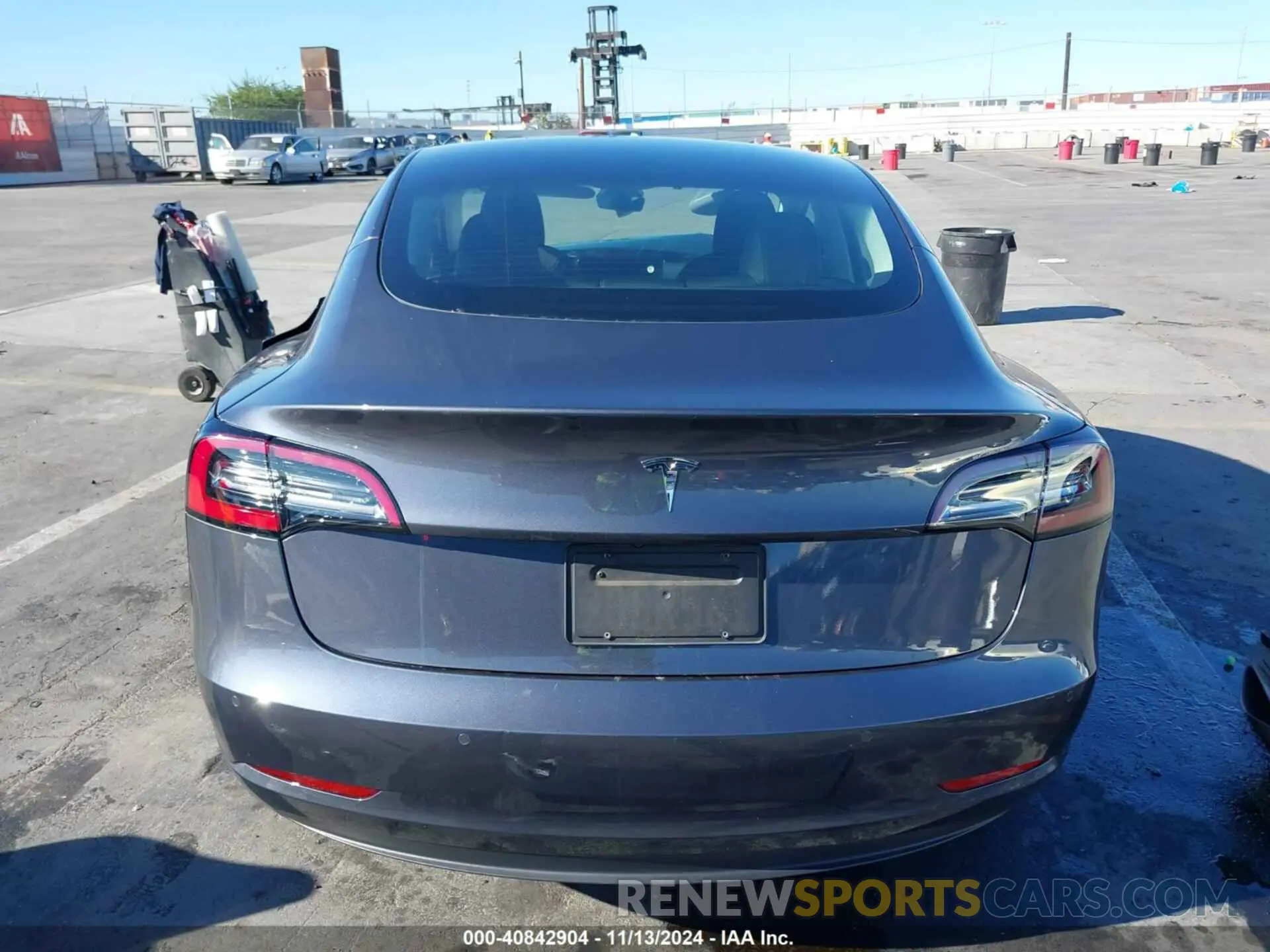 17 Photograph of a damaged car 5YJ3E1EA1NF375166 TESLA MODEL 3 2022