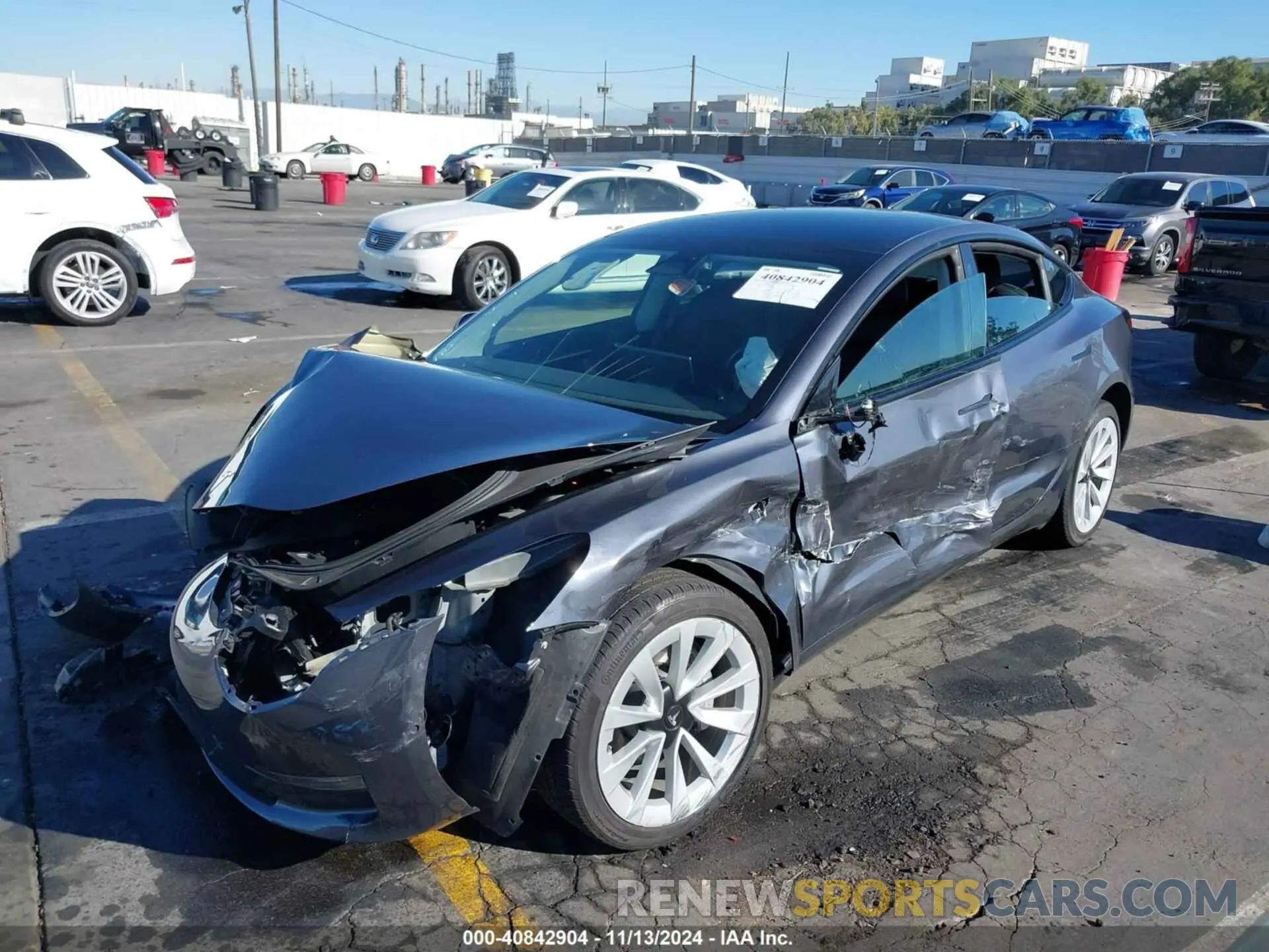 2 Photograph of a damaged car 5YJ3E1EA1NF375166 TESLA MODEL 3 2022