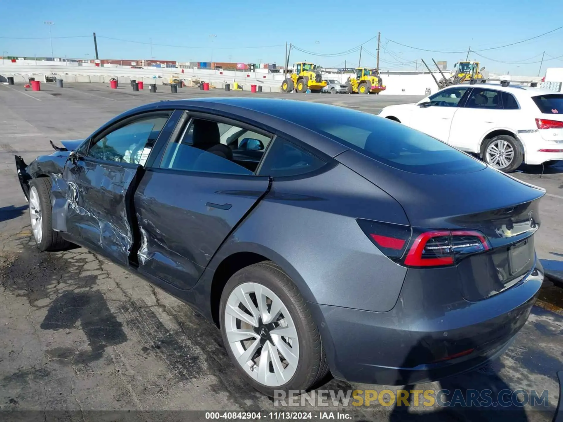 3 Photograph of a damaged car 5YJ3E1EA1NF375166 TESLA MODEL 3 2022