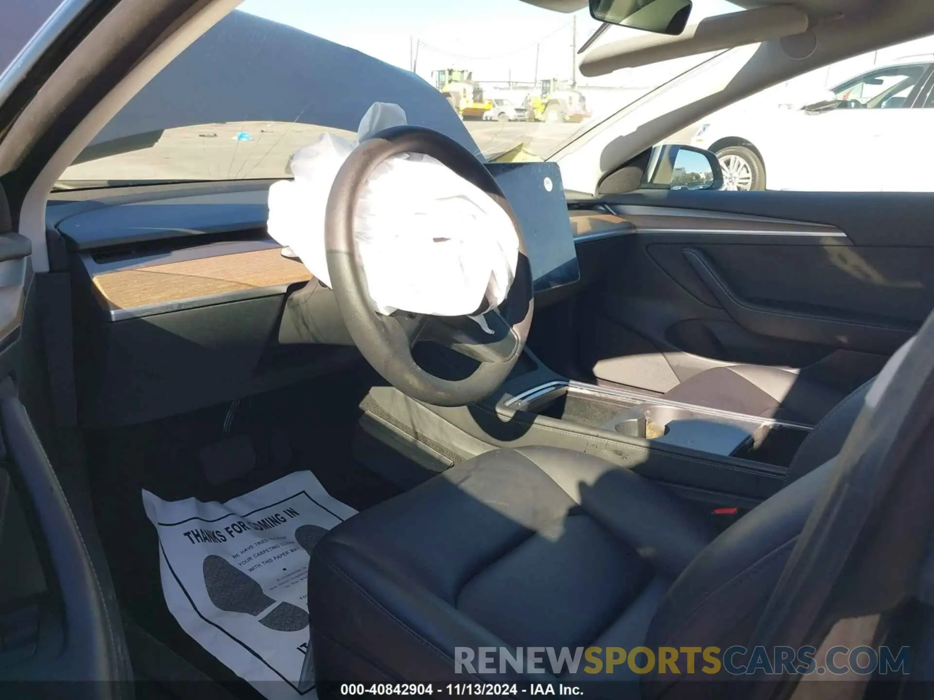 5 Photograph of a damaged car 5YJ3E1EA1NF375166 TESLA MODEL 3 2022