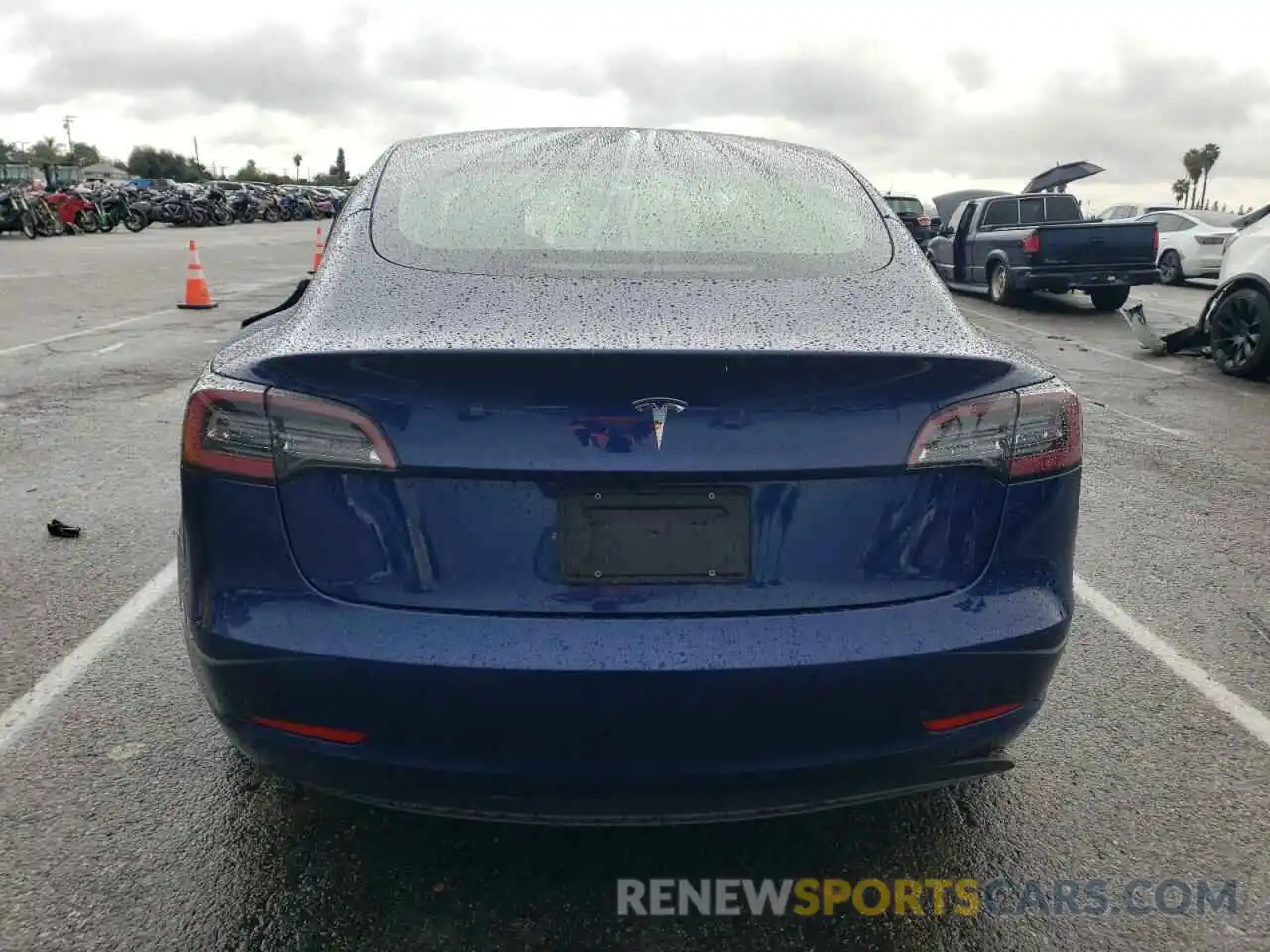 6 Photograph of a damaged car 5YJ3E1EA1NF375507 TESLA MODEL 3 2022