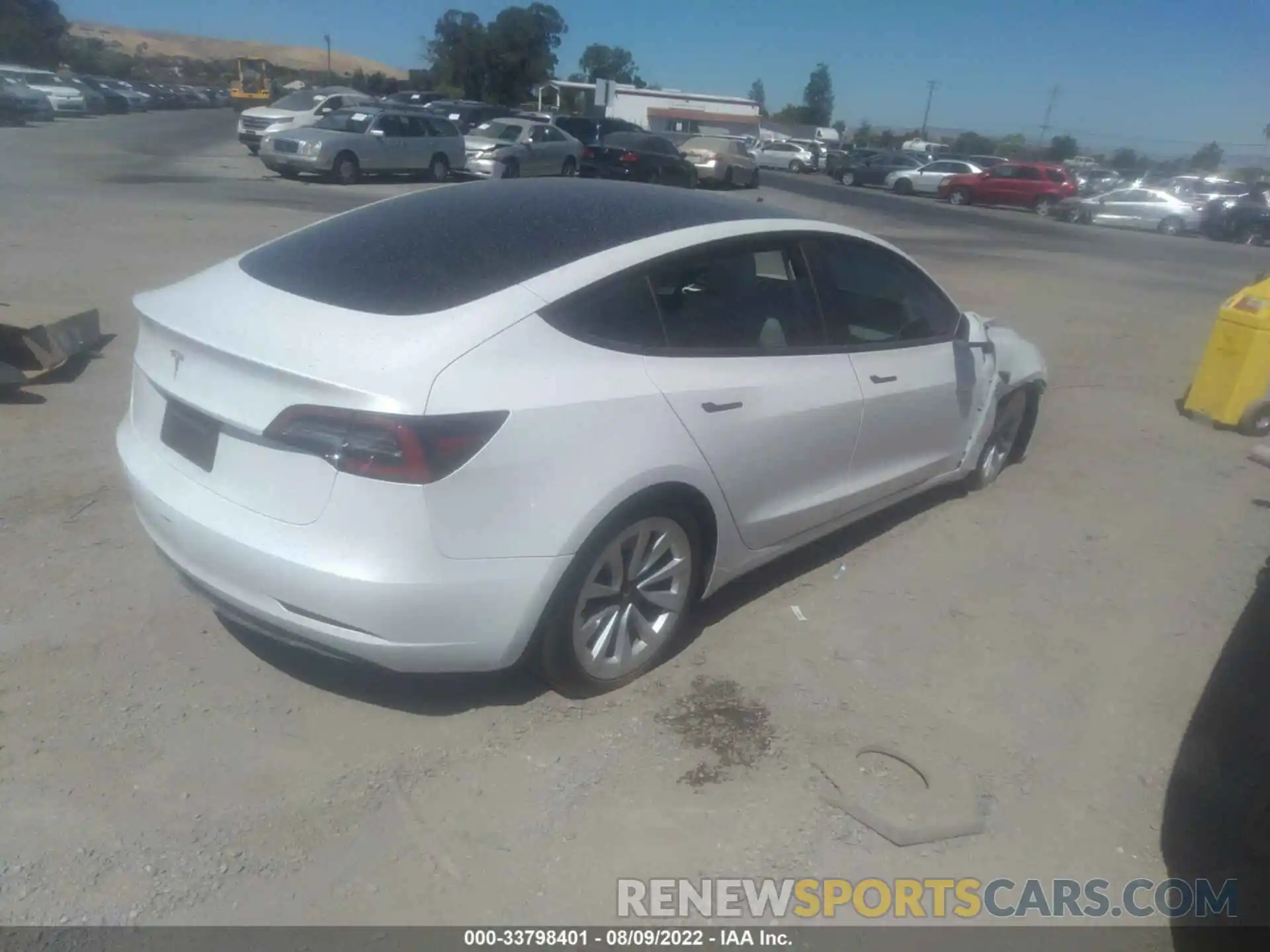 4 Photograph of a damaged car 5YJ3E1EA2NF103824 TESLA MODEL 3 2022