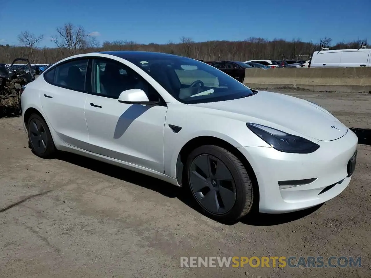 4 Photograph of a damaged car 5YJ3E1EA2NF121501 TESLA MODEL 3 2022