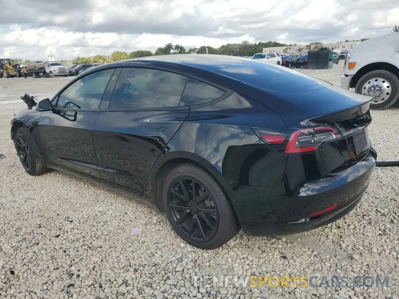 2 Photograph of a damaged car 5YJ3E1EA2NF124334 TESLA MODEL 3 2022