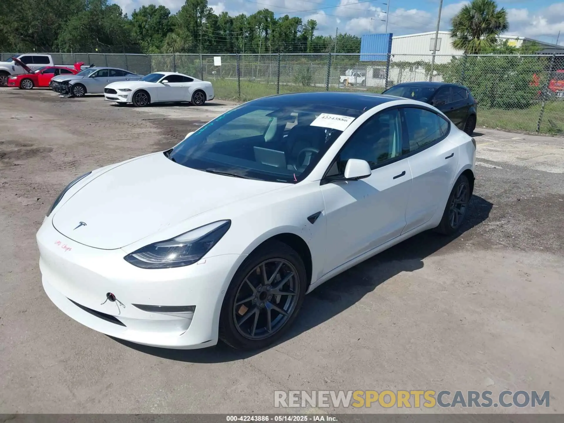 2 Photograph of a damaged car 5YJ3E1EA2NF148570 TESLA MODEL 3 2022