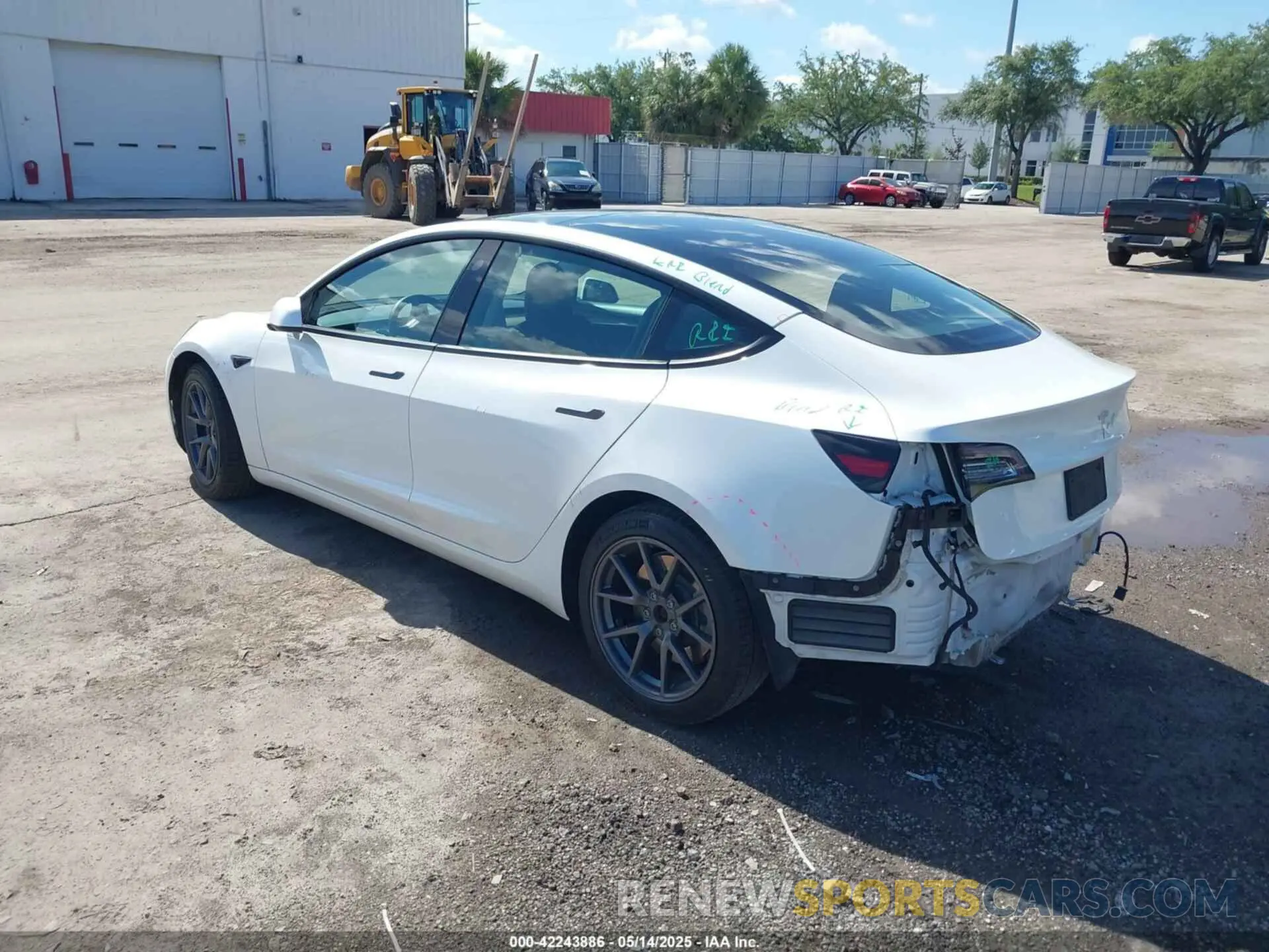3 Photograph of a damaged car 5YJ3E1EA2NF148570 TESLA MODEL 3 2022
