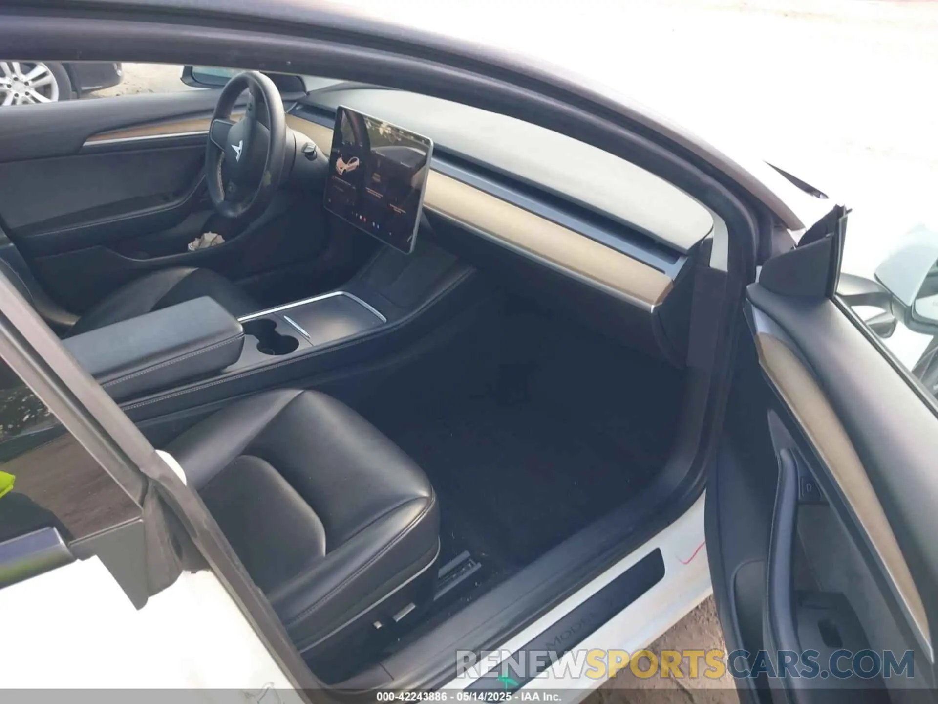 5 Photograph of a damaged car 5YJ3E1EA2NF148570 TESLA MODEL 3 2022