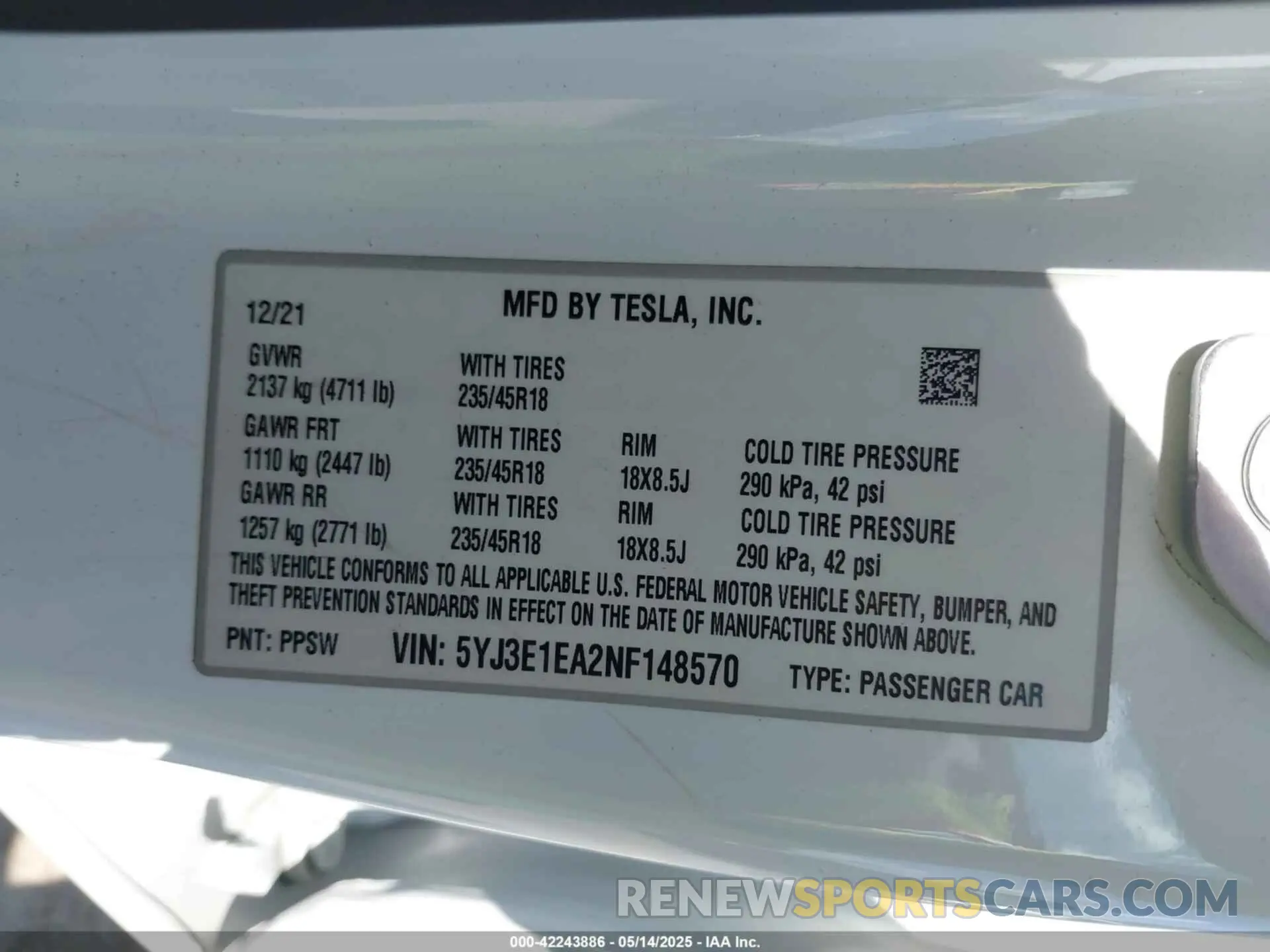 9 Photograph of a damaged car 5YJ3E1EA2NF148570 TESLA MODEL 3 2022