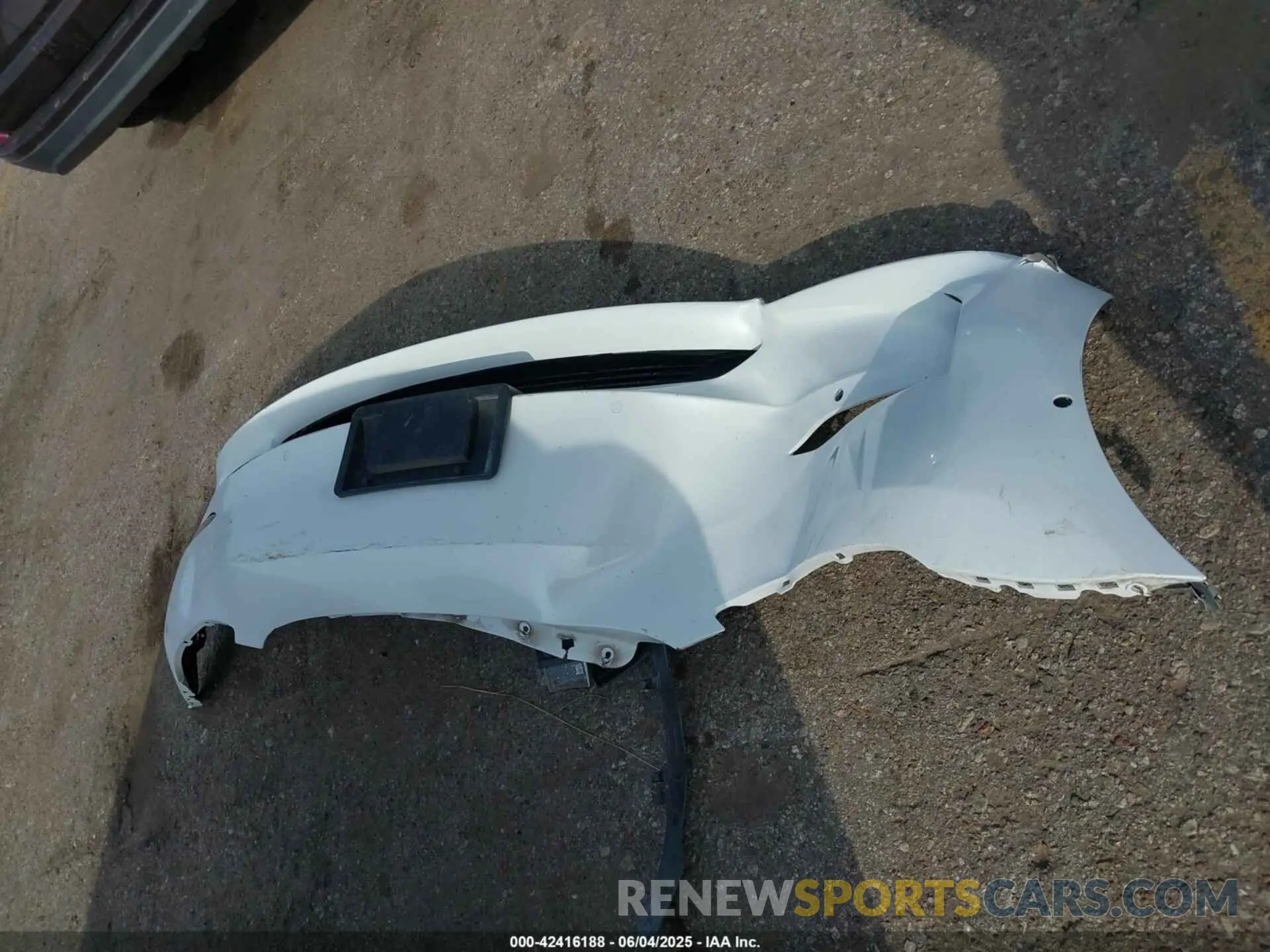 11 Photograph of a damaged car 5YJ3E1EA2NF200652 TESLA MODEL 3 2022