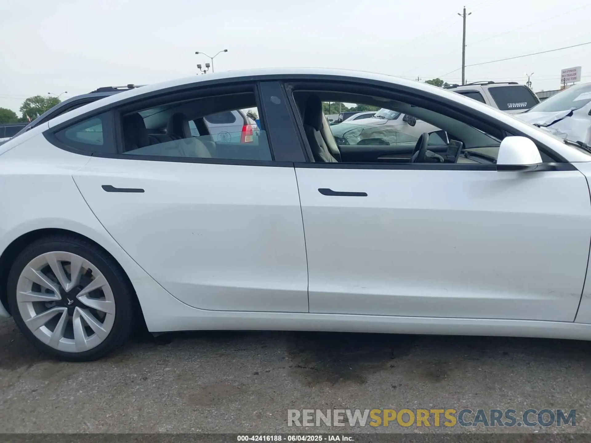 13 Photograph of a damaged car 5YJ3E1EA2NF200652 TESLA MODEL 3 2022