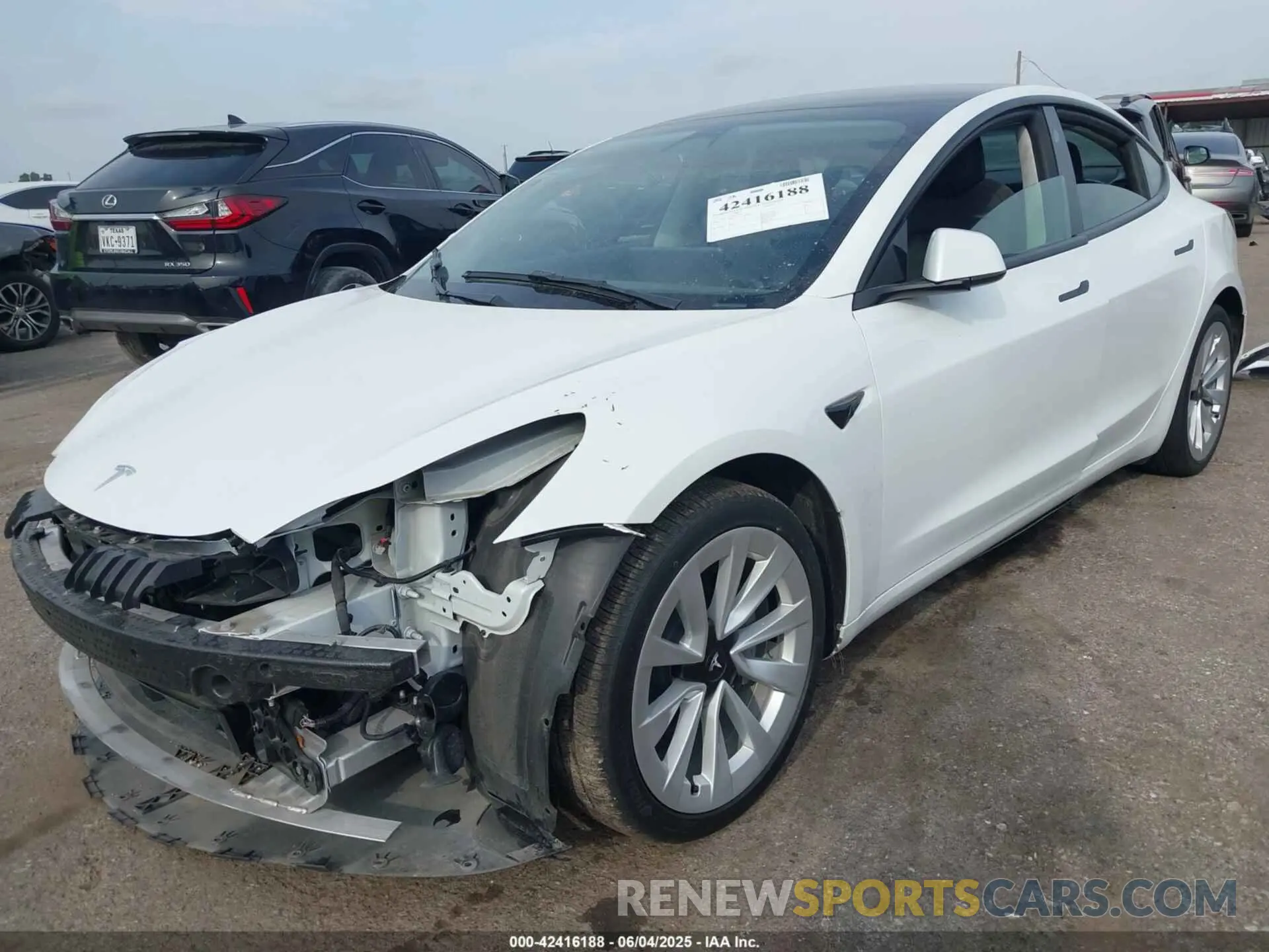 2 Photograph of a damaged car 5YJ3E1EA2NF200652 TESLA MODEL 3 2022
