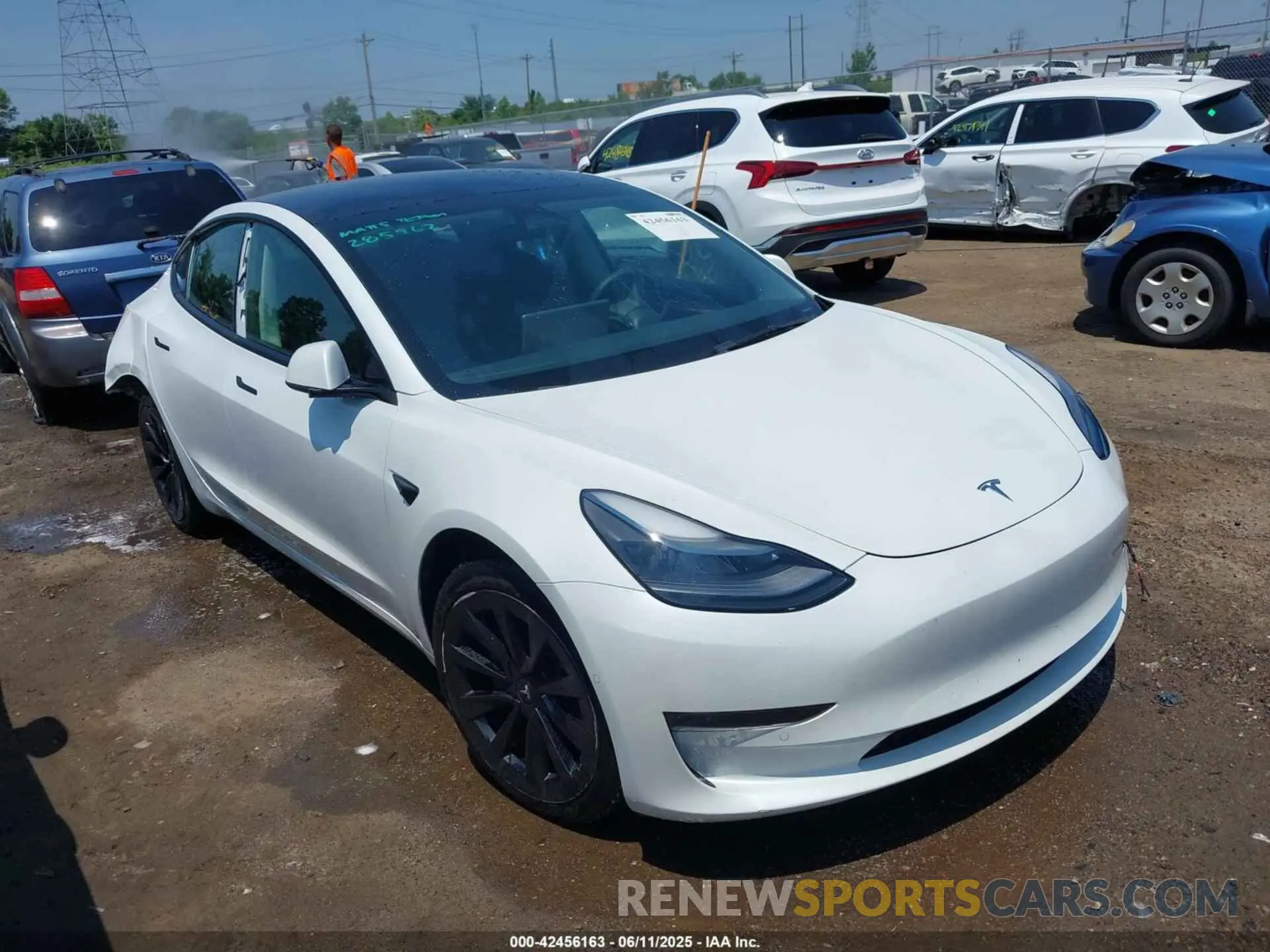 1 Photograph of a damaged car 5YJ3E1EA2NF285962 TESLA MODEL 3 2022