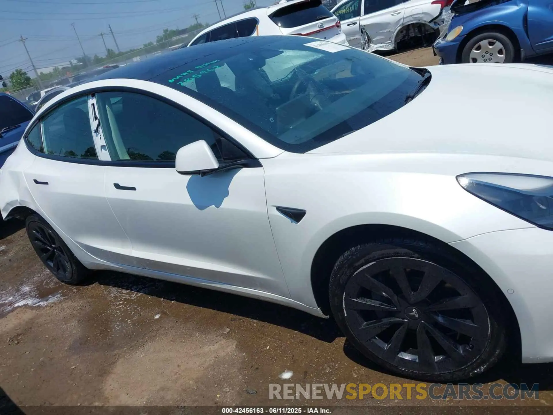 13 Photograph of a damaged car 5YJ3E1EA2NF285962 TESLA MODEL 3 2022