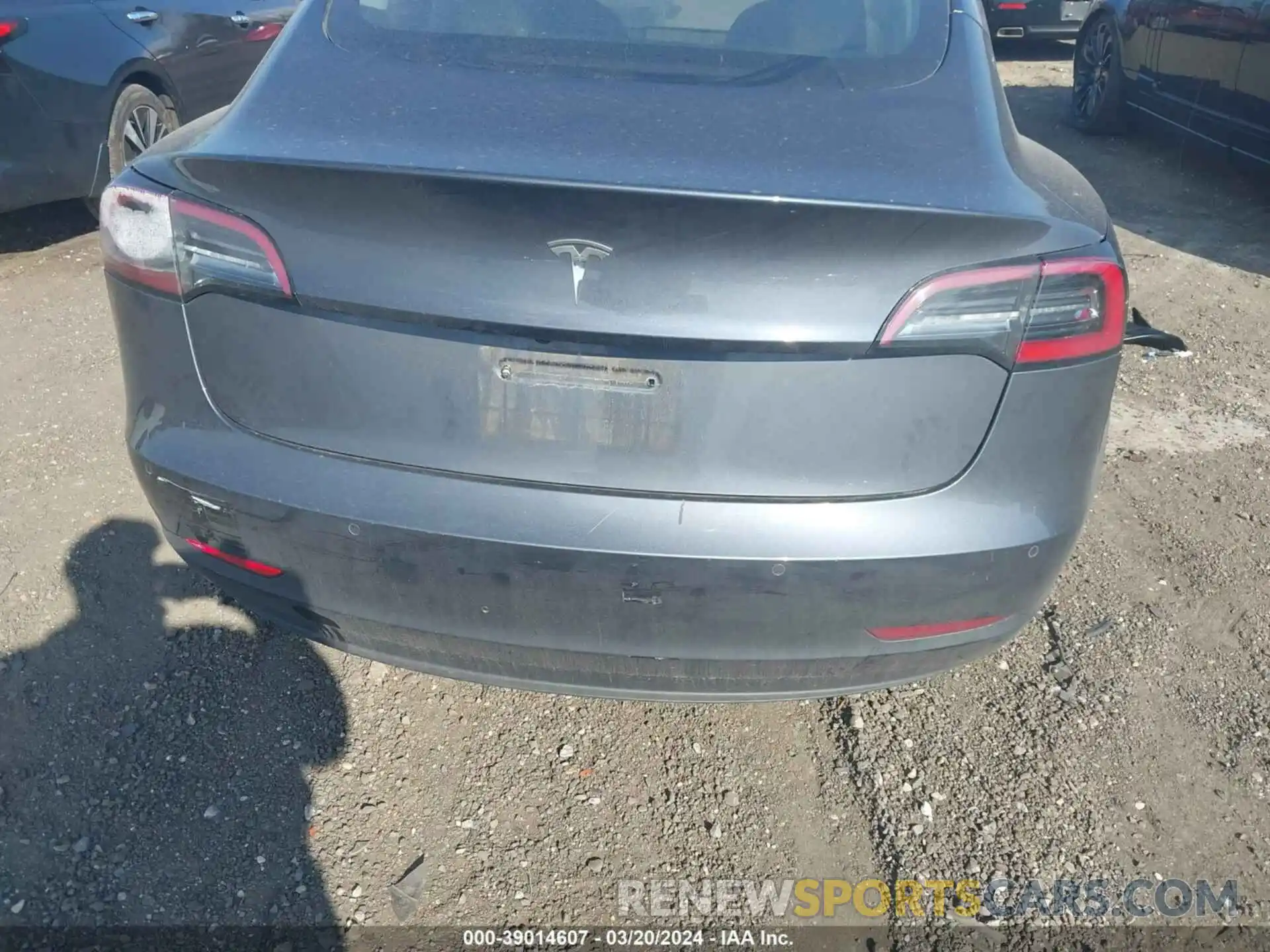 17 Photograph of a damaged car 5YJ3E1EA2NF286920 TESLA MODEL 3 2022