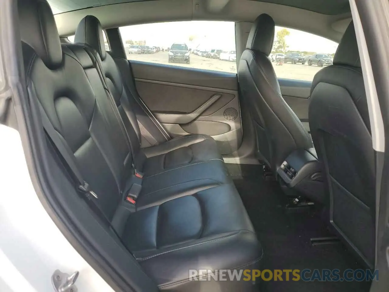 10 Photograph of a damaged car 5YJ3E1EA2NF290515 TESLA MODEL 3 2022