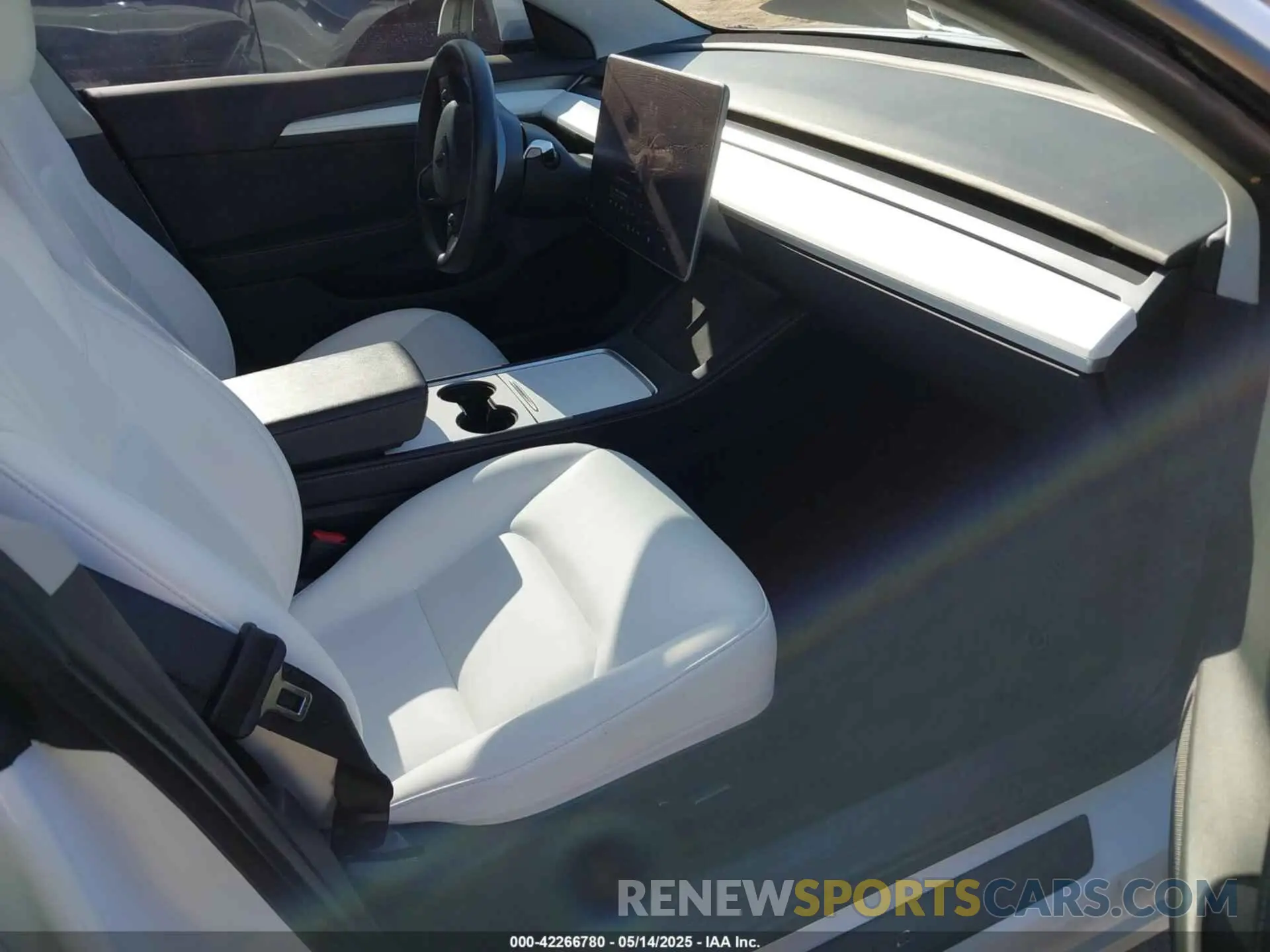 5 Photograph of a damaged car 5YJ3E1EA2NF315607 TESLA MODEL 3 2022