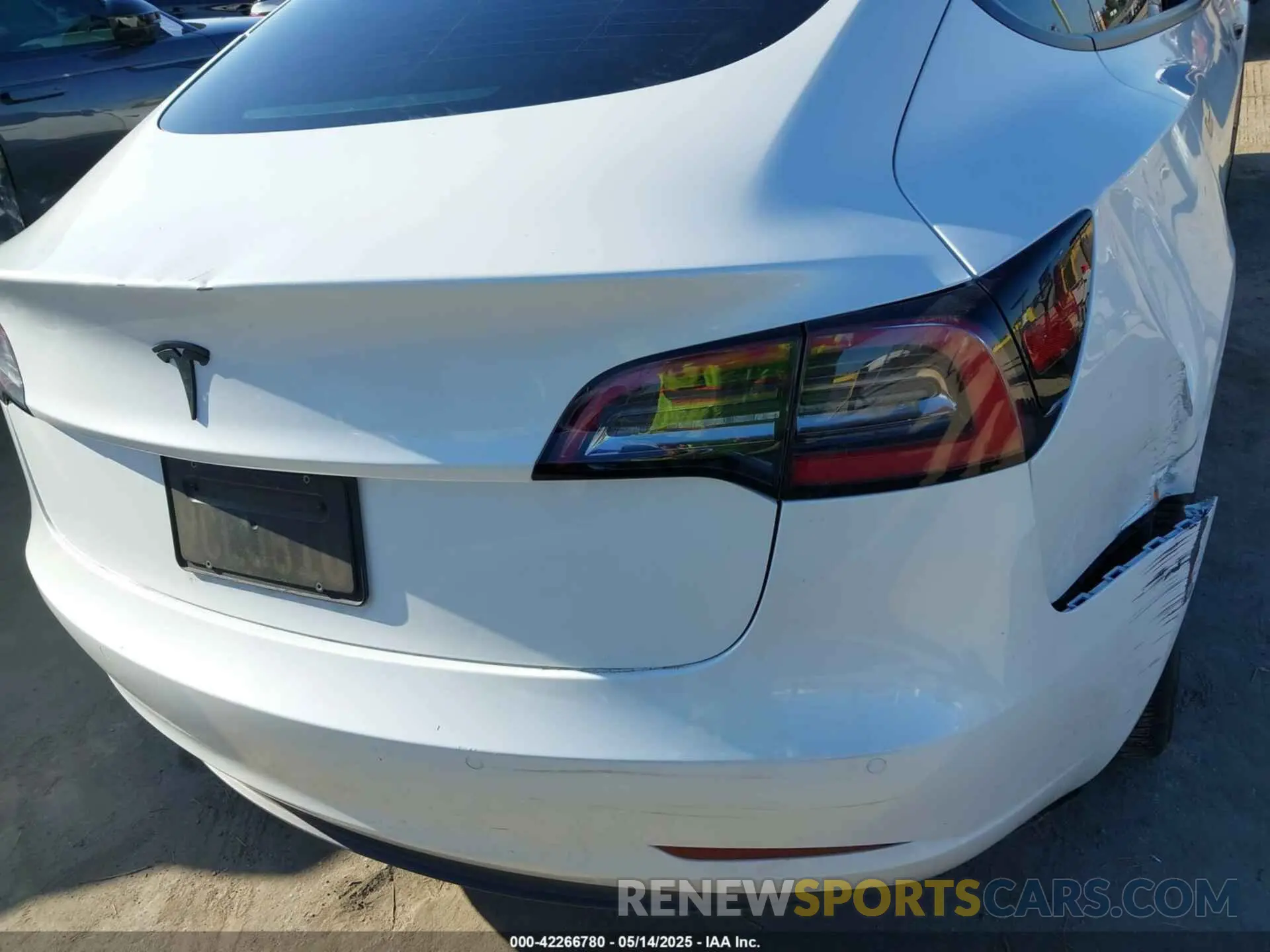 6 Photograph of a damaged car 5YJ3E1EA2NF315607 TESLA MODEL 3 2022