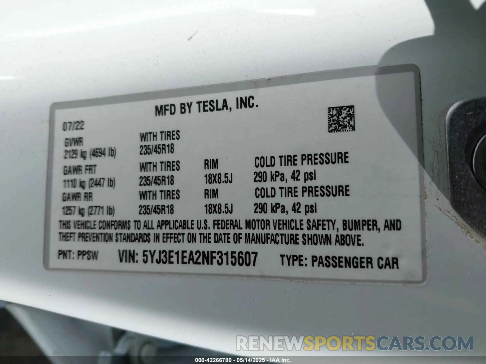 9 Photograph of a damaged car 5YJ3E1EA2NF315607 TESLA MODEL 3 2022