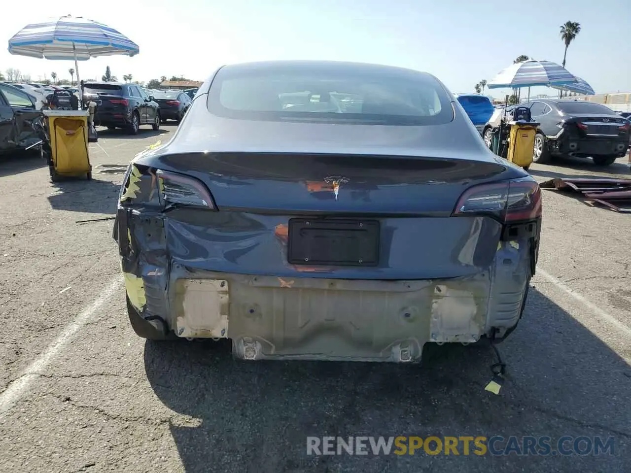 6 Photograph of a damaged car 5YJ3E1EA2NF318667 TESLA MODEL 3 2022