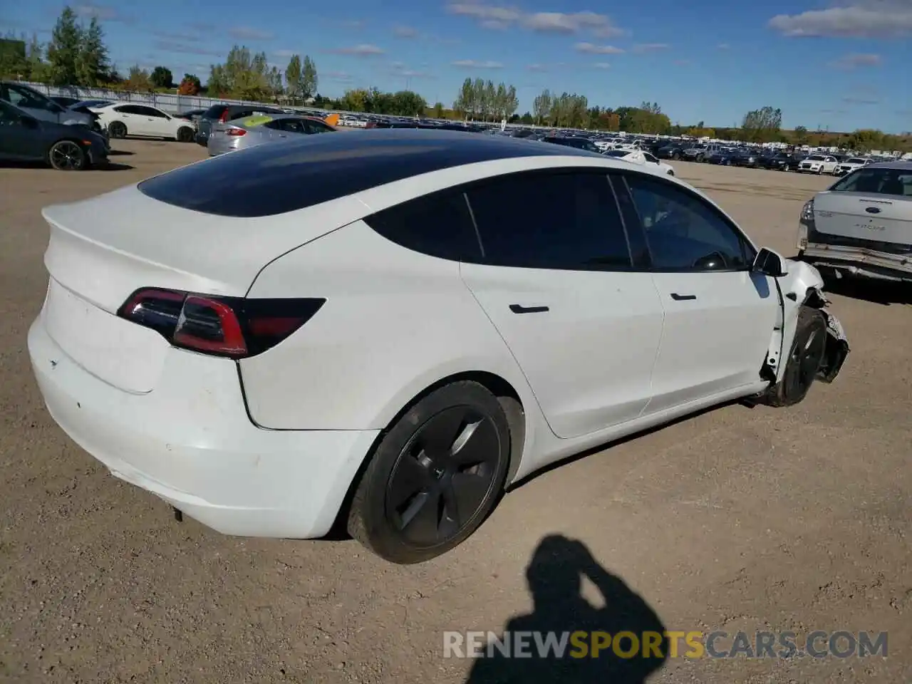 3 Photograph of a damaged car 5YJ3E1EA2NF327692 TESLA MODEL 3 2022