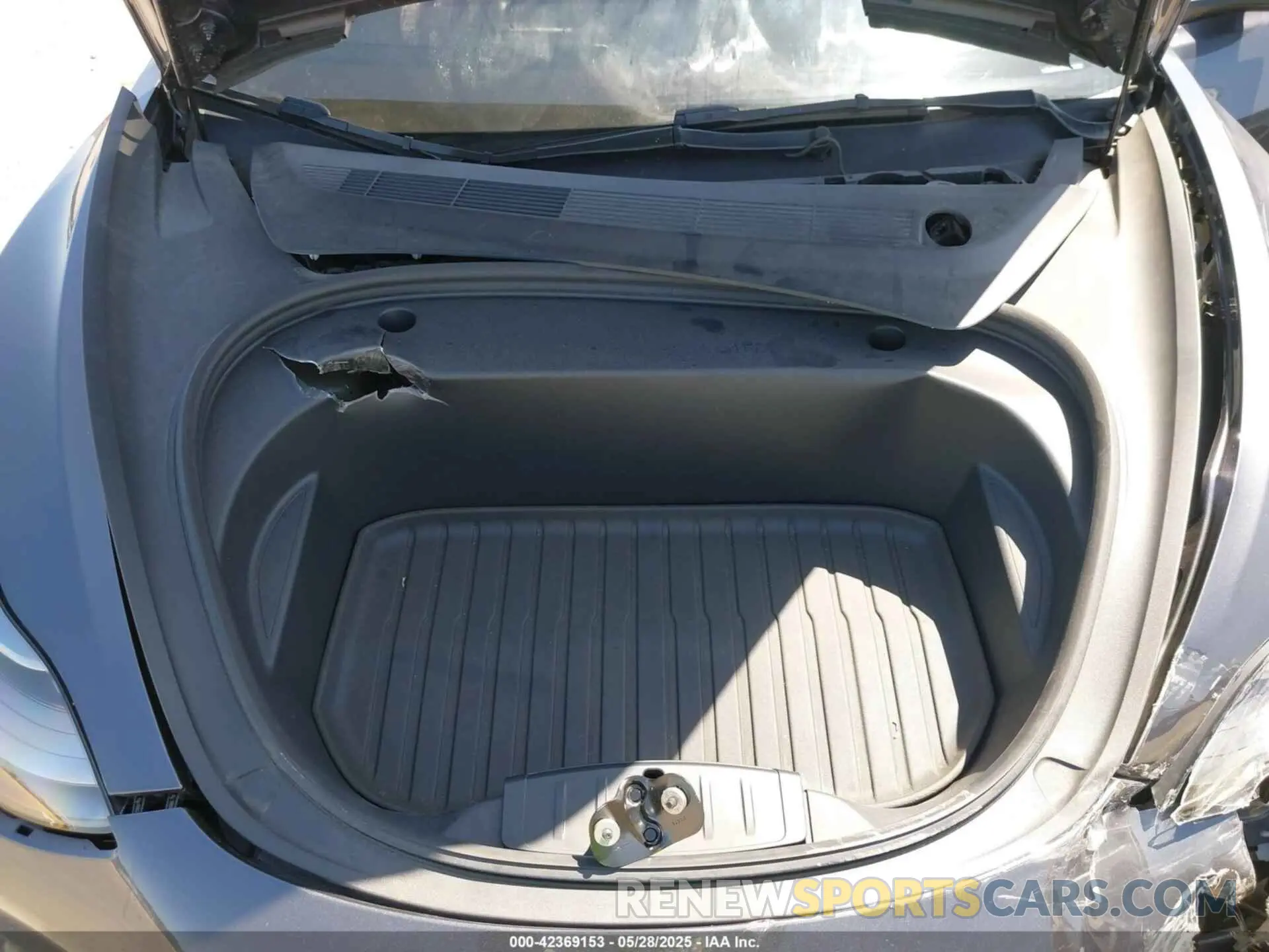 10 Photograph of a damaged car 5YJ3E1EA2NF331709 TESLA MODEL 3 2022