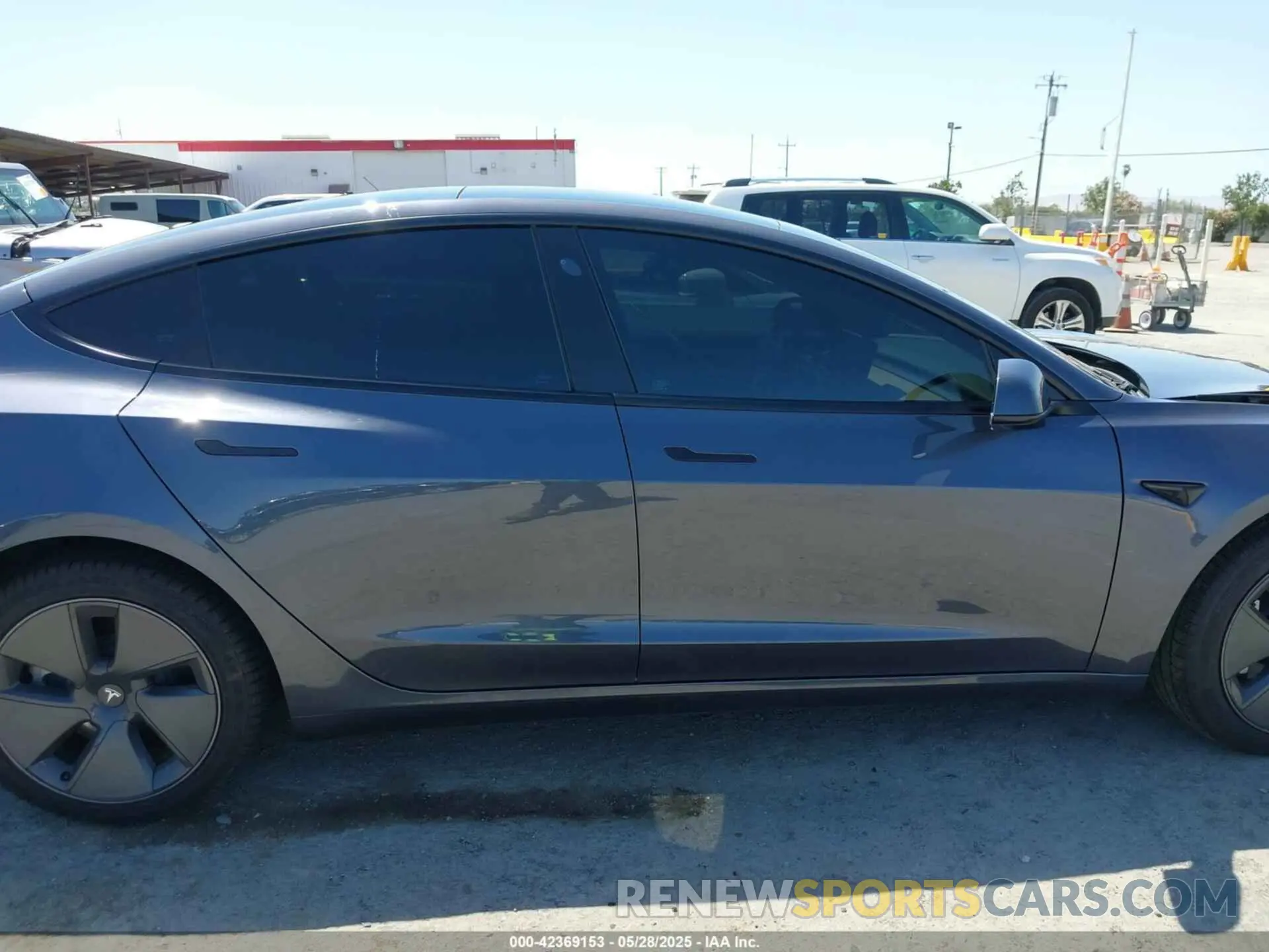 13 Photograph of a damaged car 5YJ3E1EA2NF331709 TESLA MODEL 3 2022