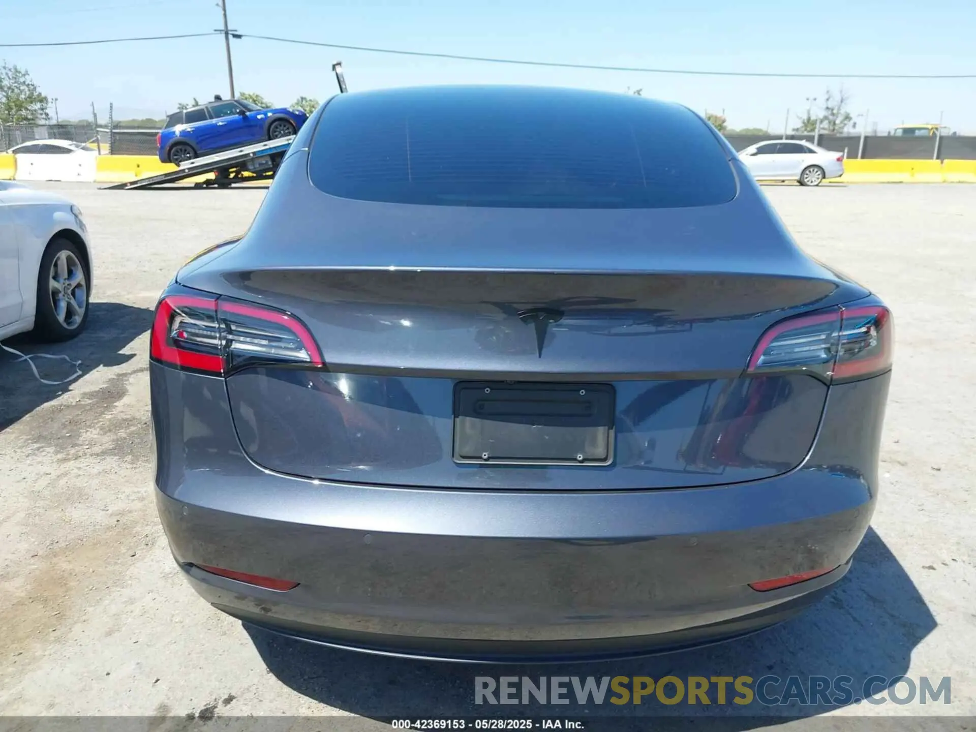 16 Photograph of a damaged car 5YJ3E1EA2NF331709 TESLA MODEL 3 2022
