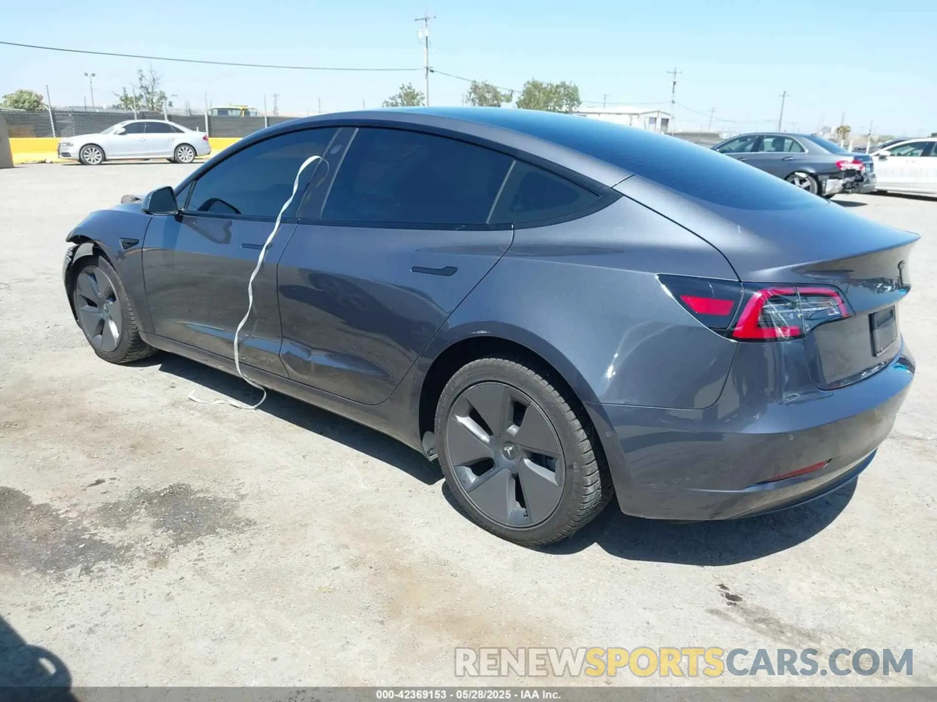 3 Photograph of a damaged car 5YJ3E1EA2NF331709 TESLA MODEL 3 2022