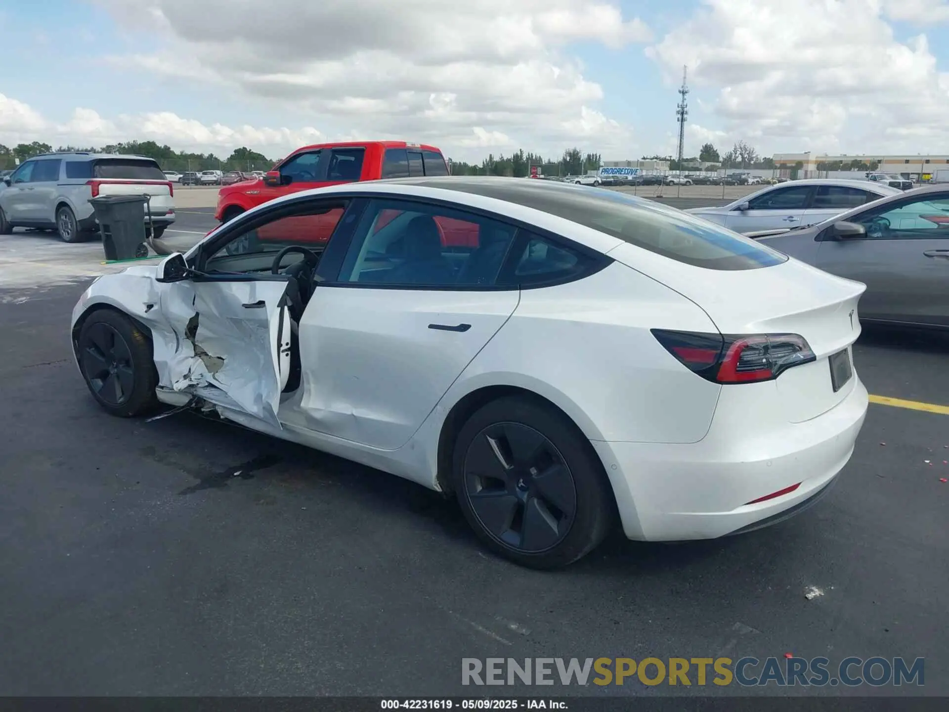 3 Photograph of a damaged car 5YJ3E1EA2NF332648 TESLA MODEL 3 2022