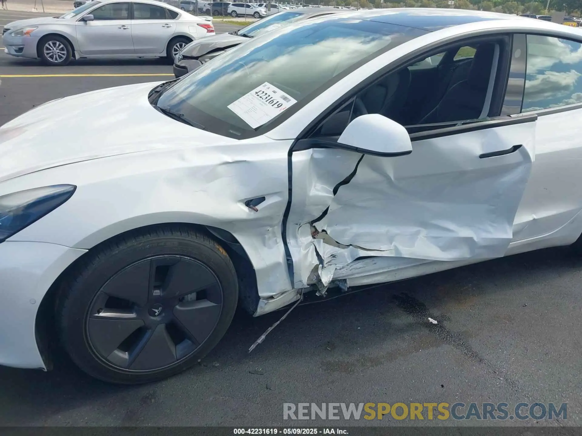 6 Photograph of a damaged car 5YJ3E1EA2NF332648 TESLA MODEL 3 2022