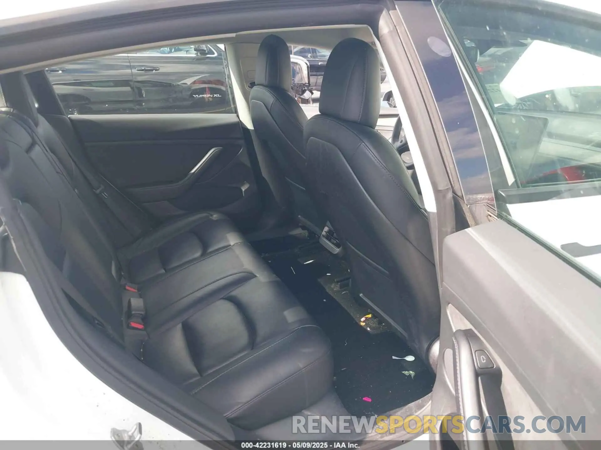 8 Photograph of a damaged car 5YJ3E1EA2NF332648 TESLA MODEL 3 2022
