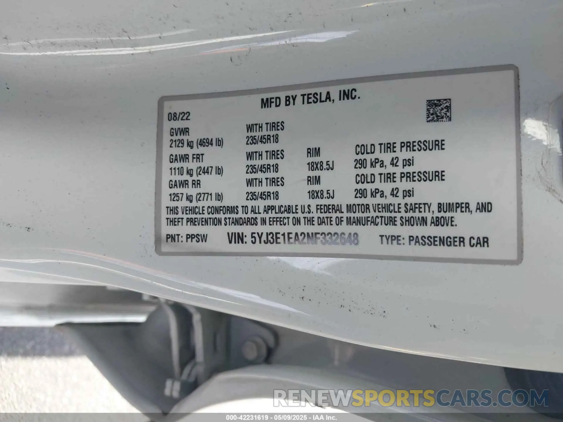9 Photograph of a damaged car 5YJ3E1EA2NF332648 TESLA MODEL 3 2022