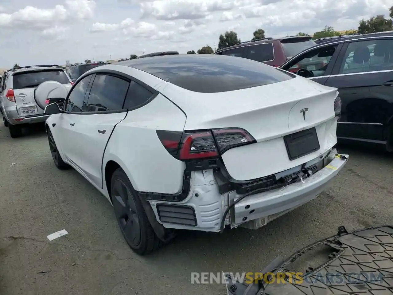 2 Photograph of a damaged car 5YJ3E1EA2NF340703 TESLA MODEL 3 2022