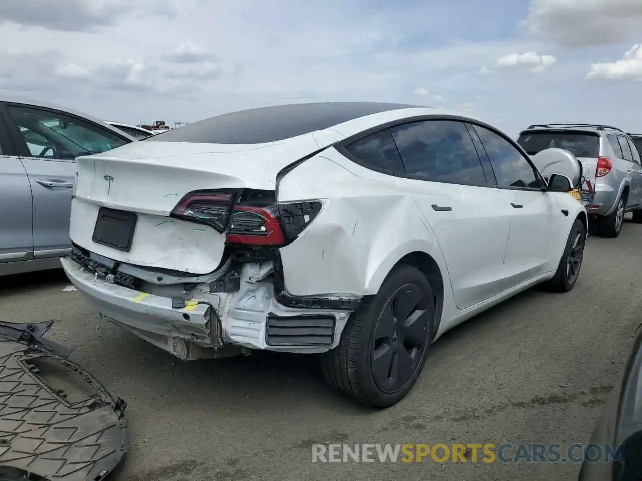 3 Photograph of a damaged car 5YJ3E1EA2NF340703 TESLA MODEL 3 2022