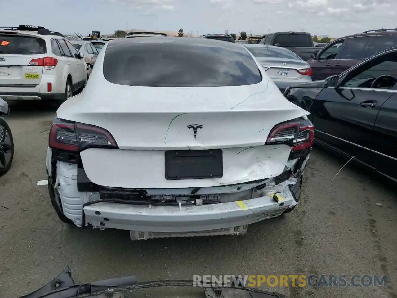 6 Photograph of a damaged car 5YJ3E1EA2NF340703 TESLA MODEL 3 2022