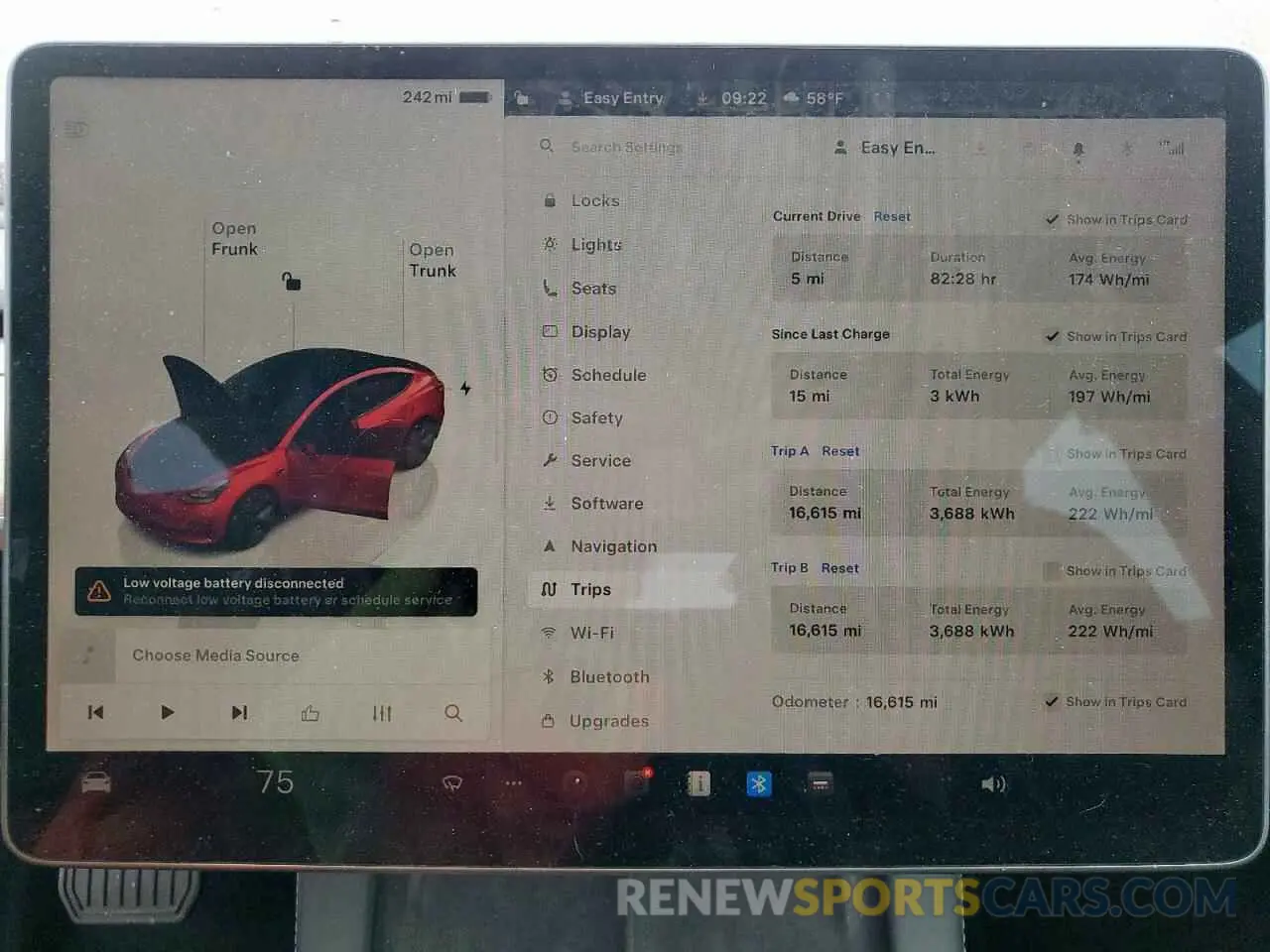 9 Photograph of a damaged car 5YJ3E1EA2NF341561 TESLA MODEL 3 2022