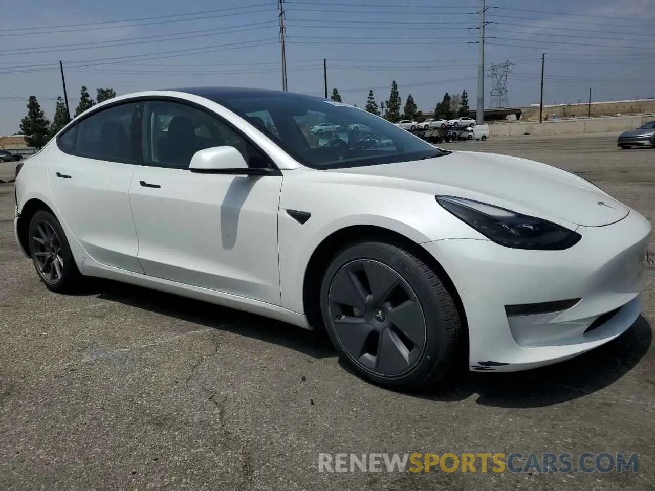 4 Photograph of a damaged car 5YJ3E1EA2NF345366 TESLA MODEL 3 2022