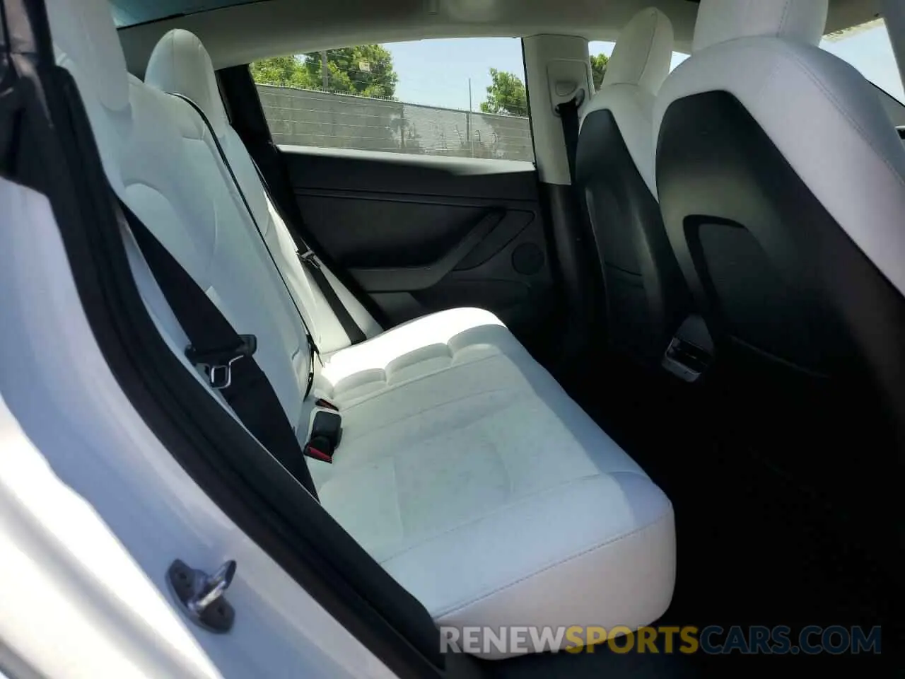 10 Photograph of a damaged car 5YJ3E1EA2NF346078 TESLA MODEL 3 2022