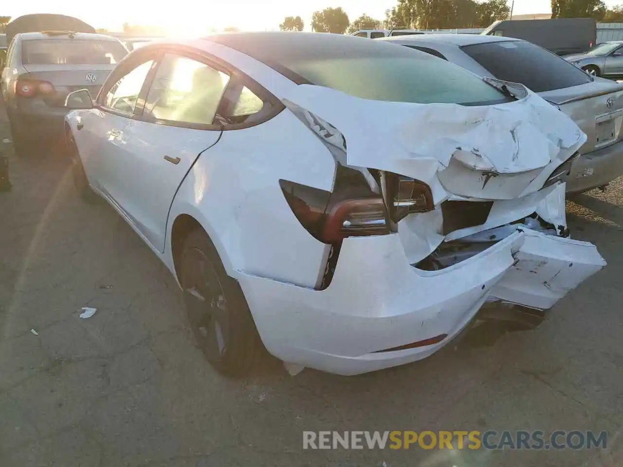 3 Photograph of a damaged car 5YJ3E1EA2NF351071 TESLA MODEL 3 2022