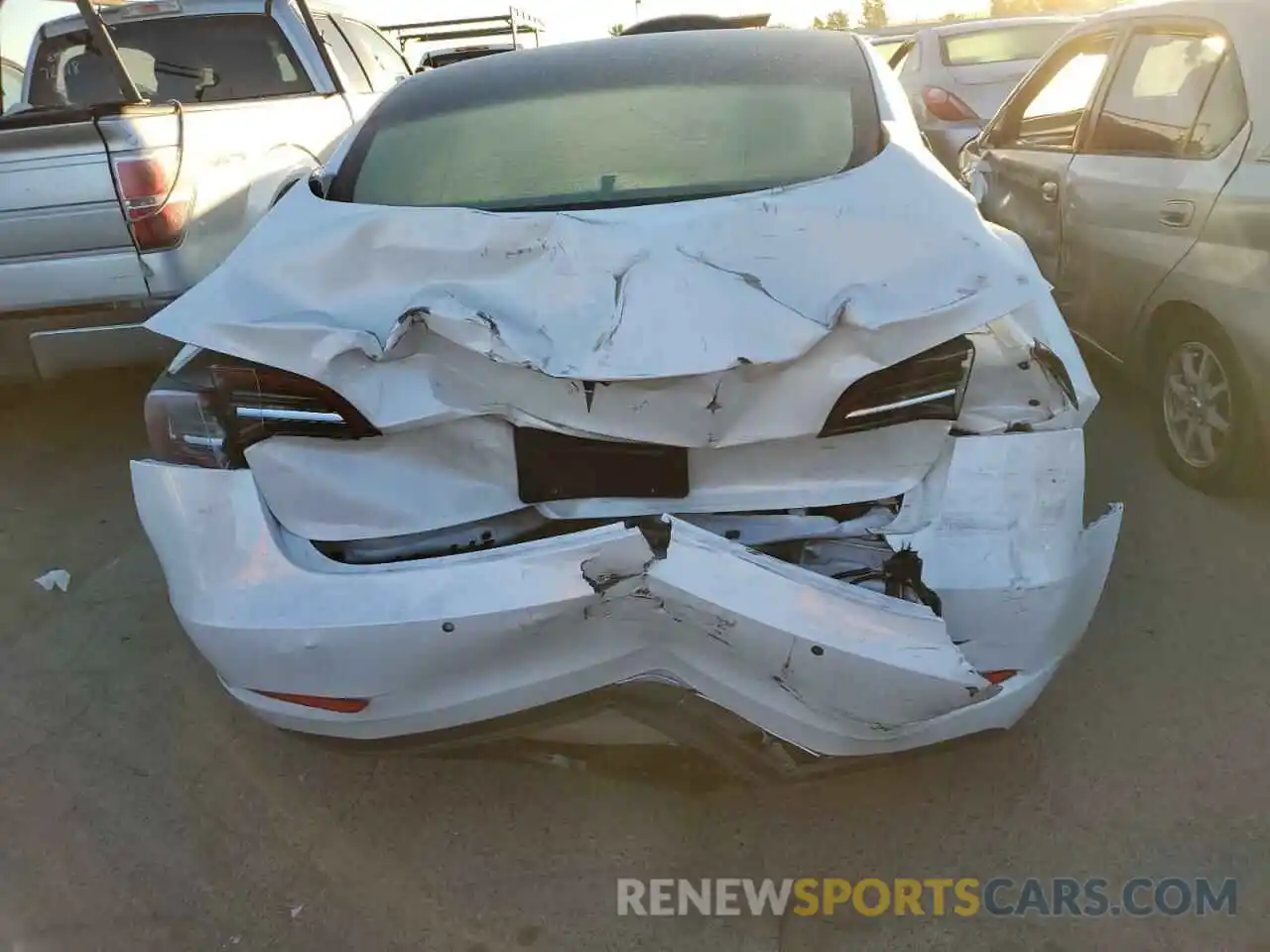 9 Photograph of a damaged car 5YJ3E1EA2NF351071 TESLA MODEL 3 2022