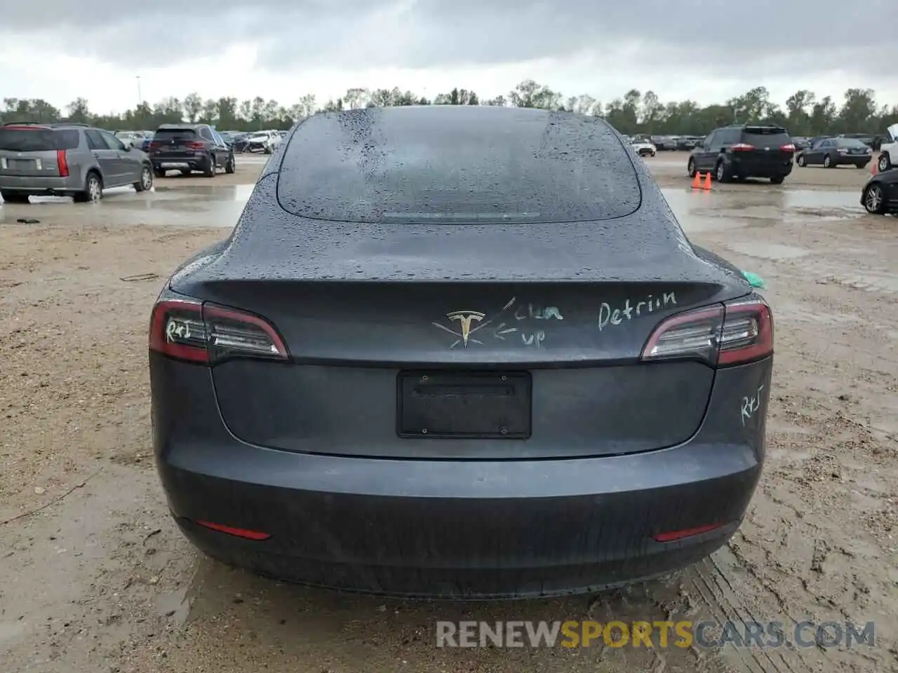 6 Photograph of a damaged car 5YJ3E1EA2NF352818 TESLA MODEL 3 2022