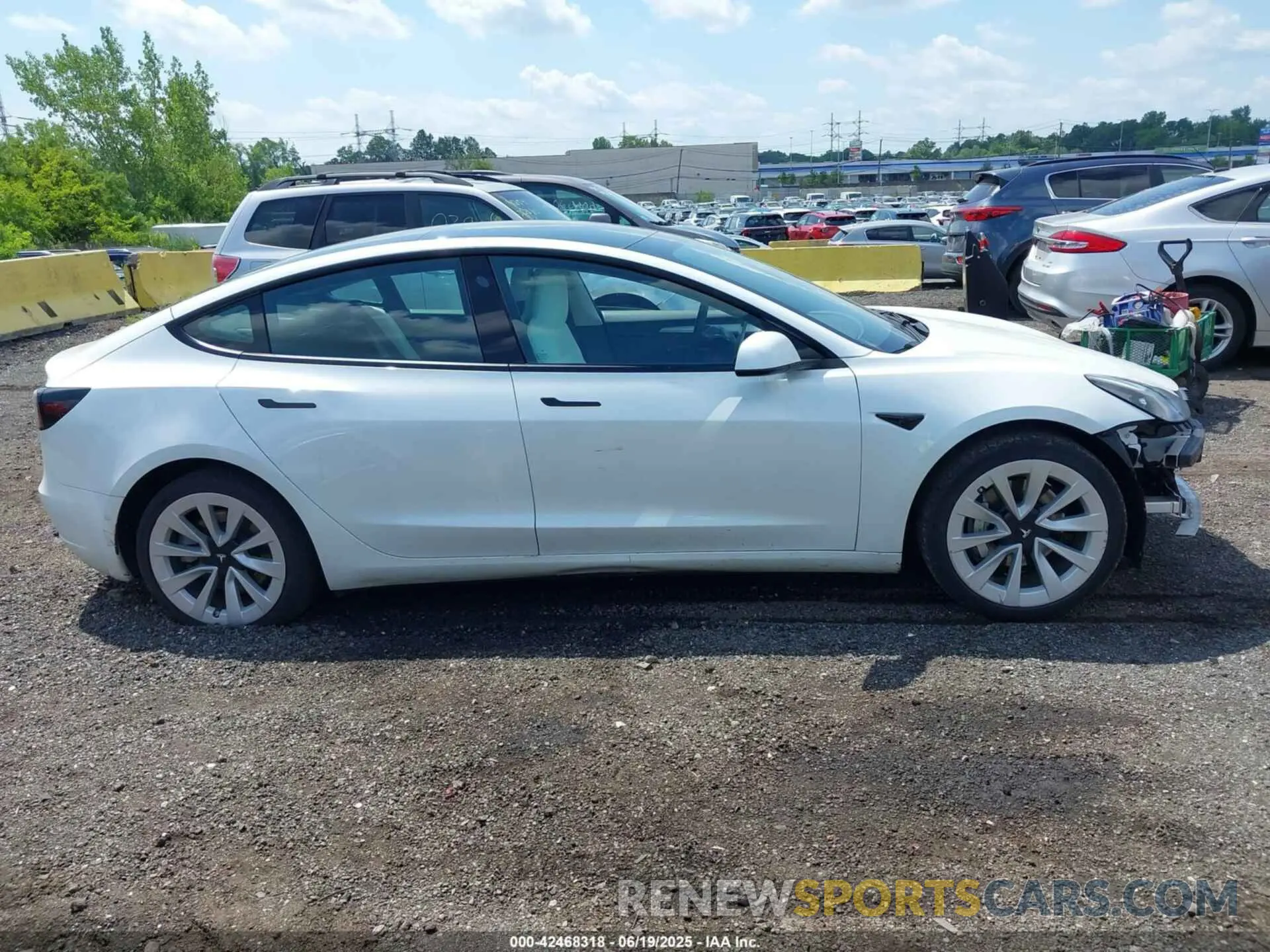 13 Photograph of a damaged car 5YJ3E1EA2NF353869 TESLA MODEL 3 2022