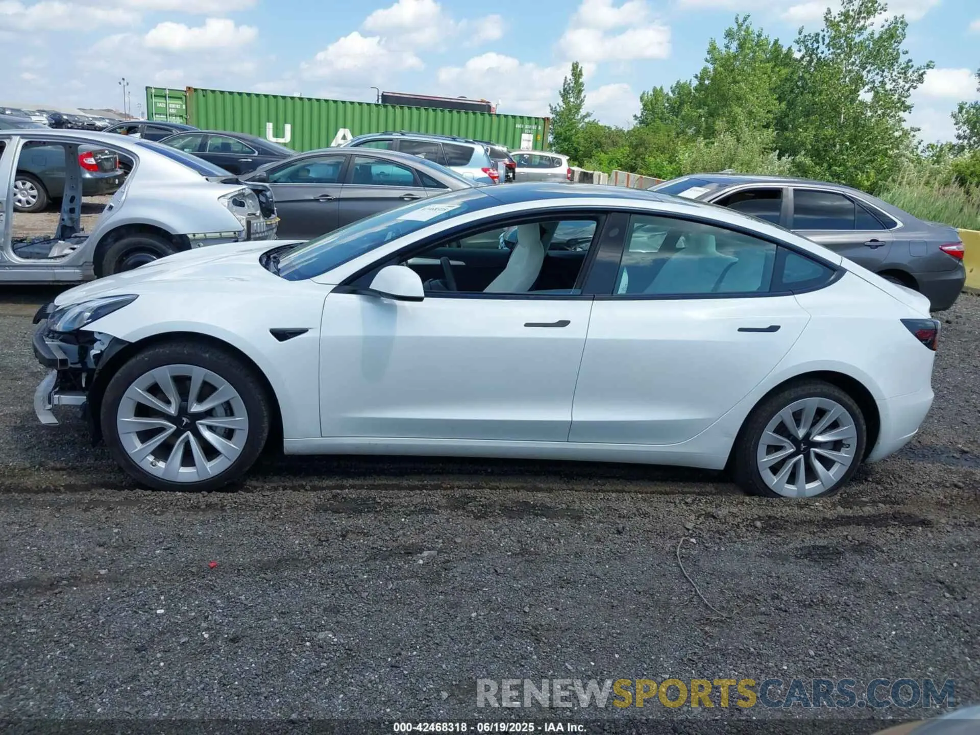 14 Photograph of a damaged car 5YJ3E1EA2NF353869 TESLA MODEL 3 2022