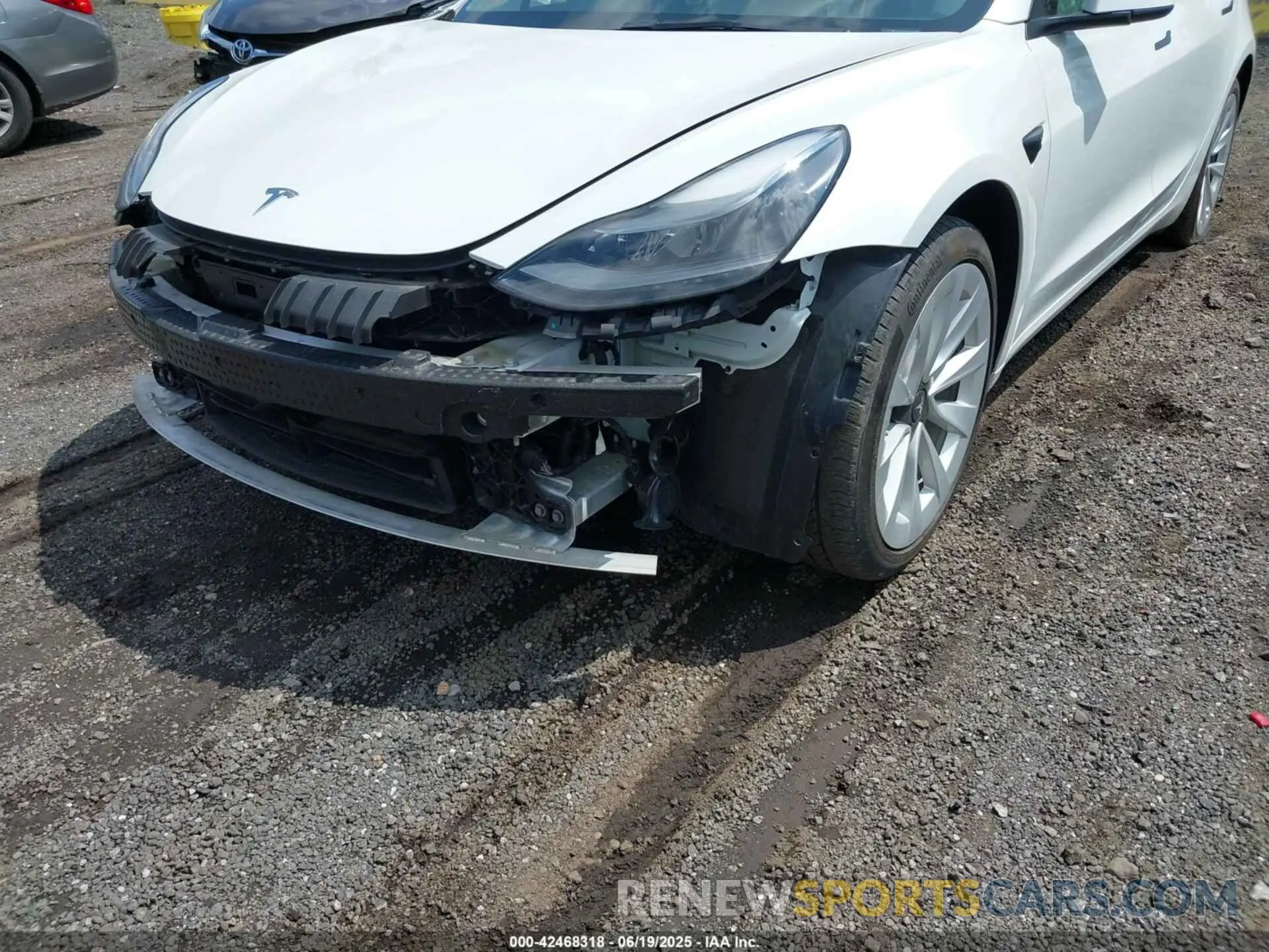 6 Photograph of a damaged car 5YJ3E1EA2NF353869 TESLA MODEL 3 2022