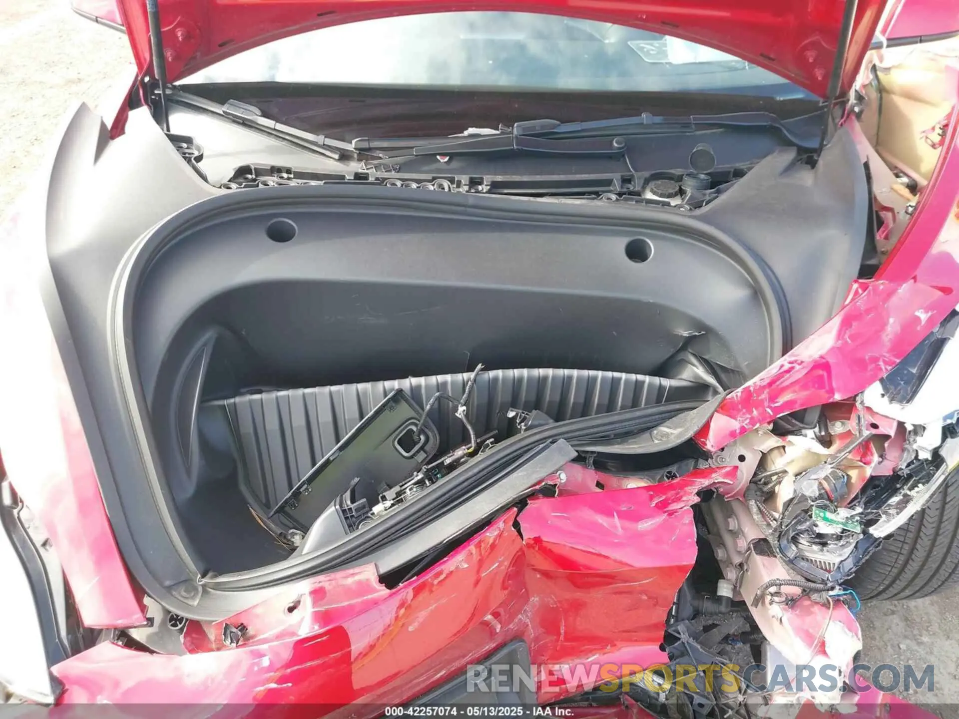 10 Photograph of a damaged car 5YJ3E1EA2NF354326 TESLA MODEL 3 2022